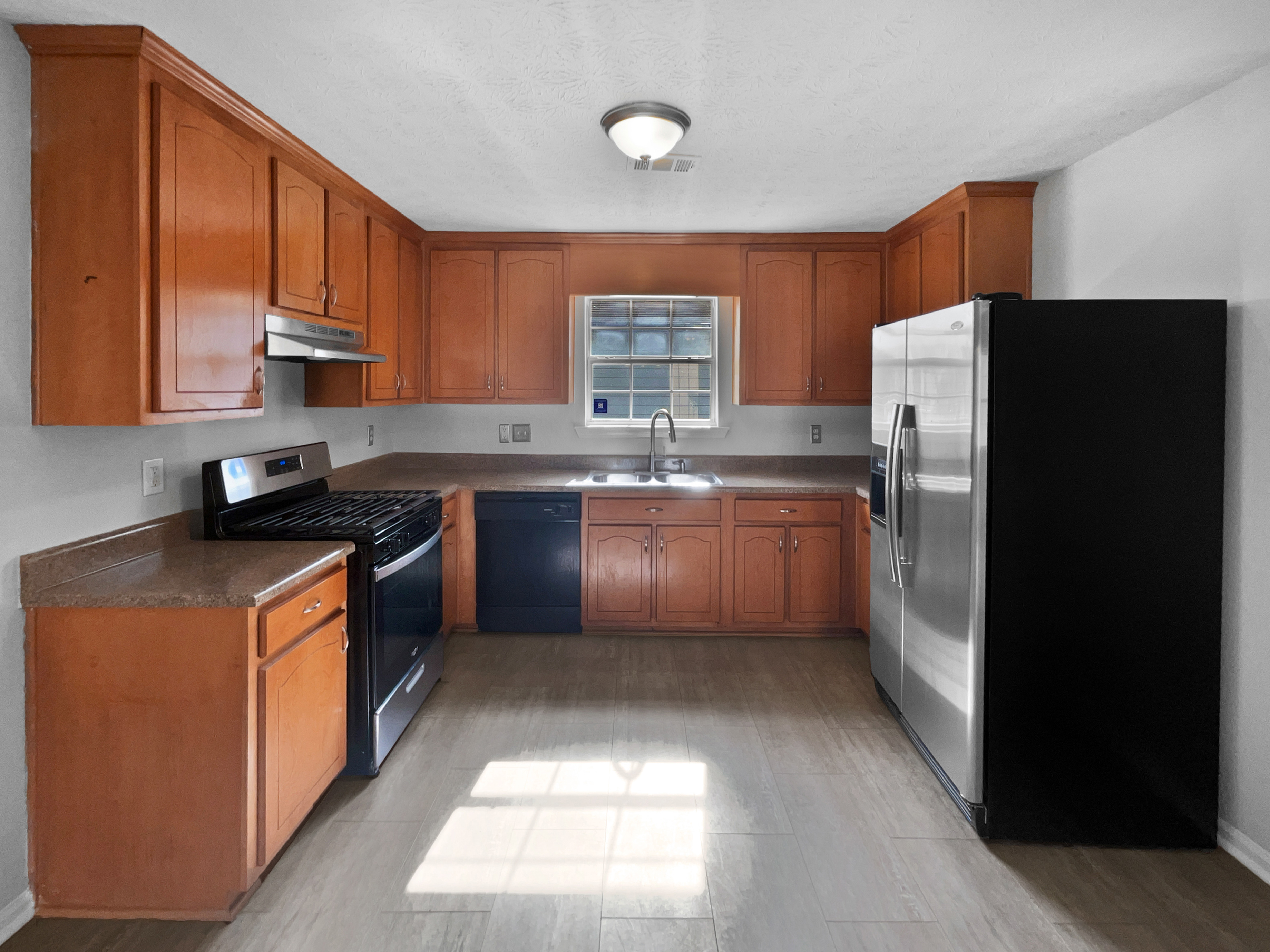 Photo 6 of 25 of 834 Pine Shoals Ct, Atlanta, GA
