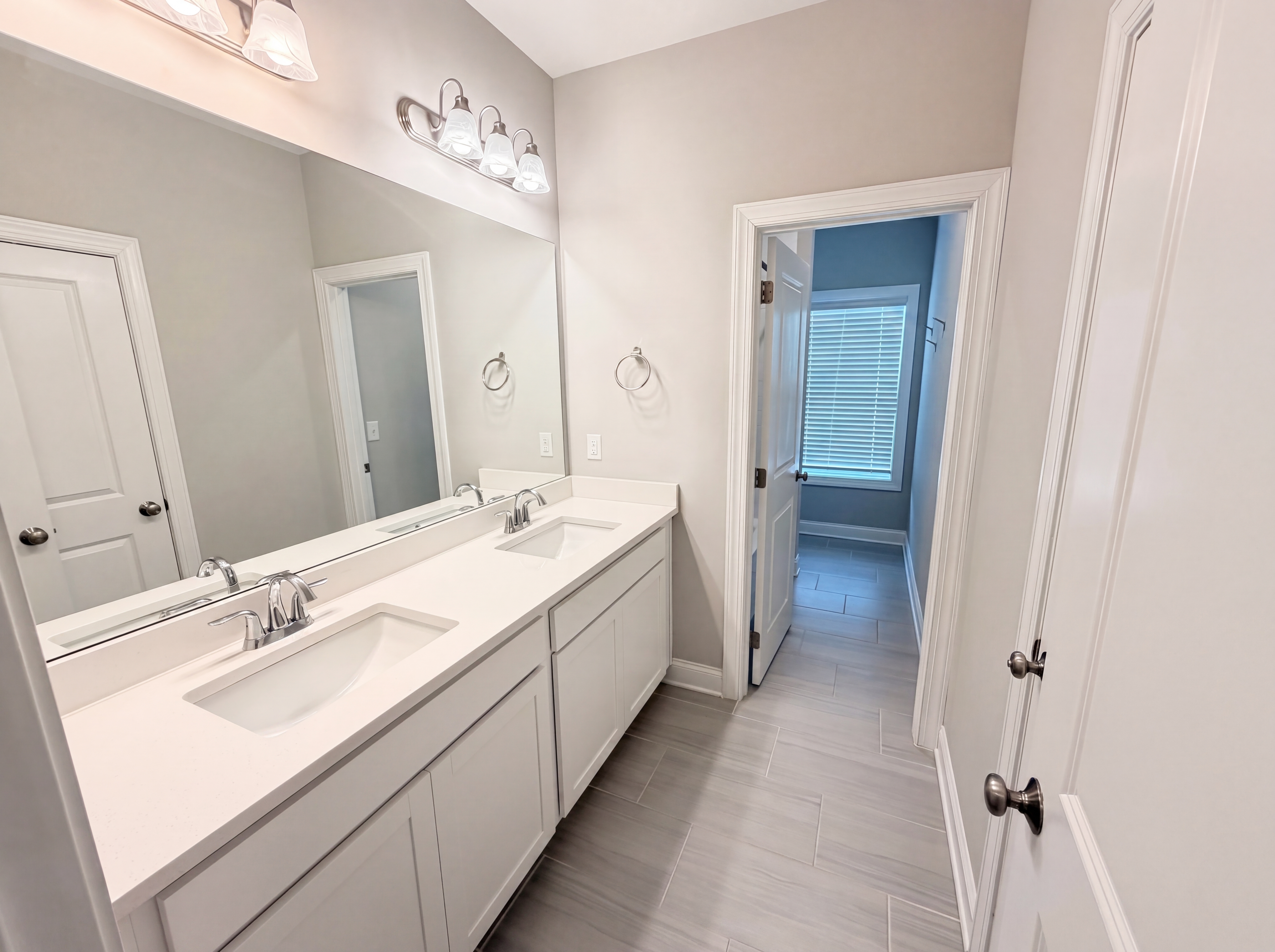 Photo 9 of 27 of 820 Pennington View Ln, Alpharetta, GA