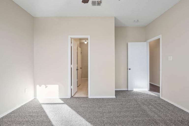 Photo 18 of 25 - 6337 Downeast Dr, Fort Worth, TX 76179