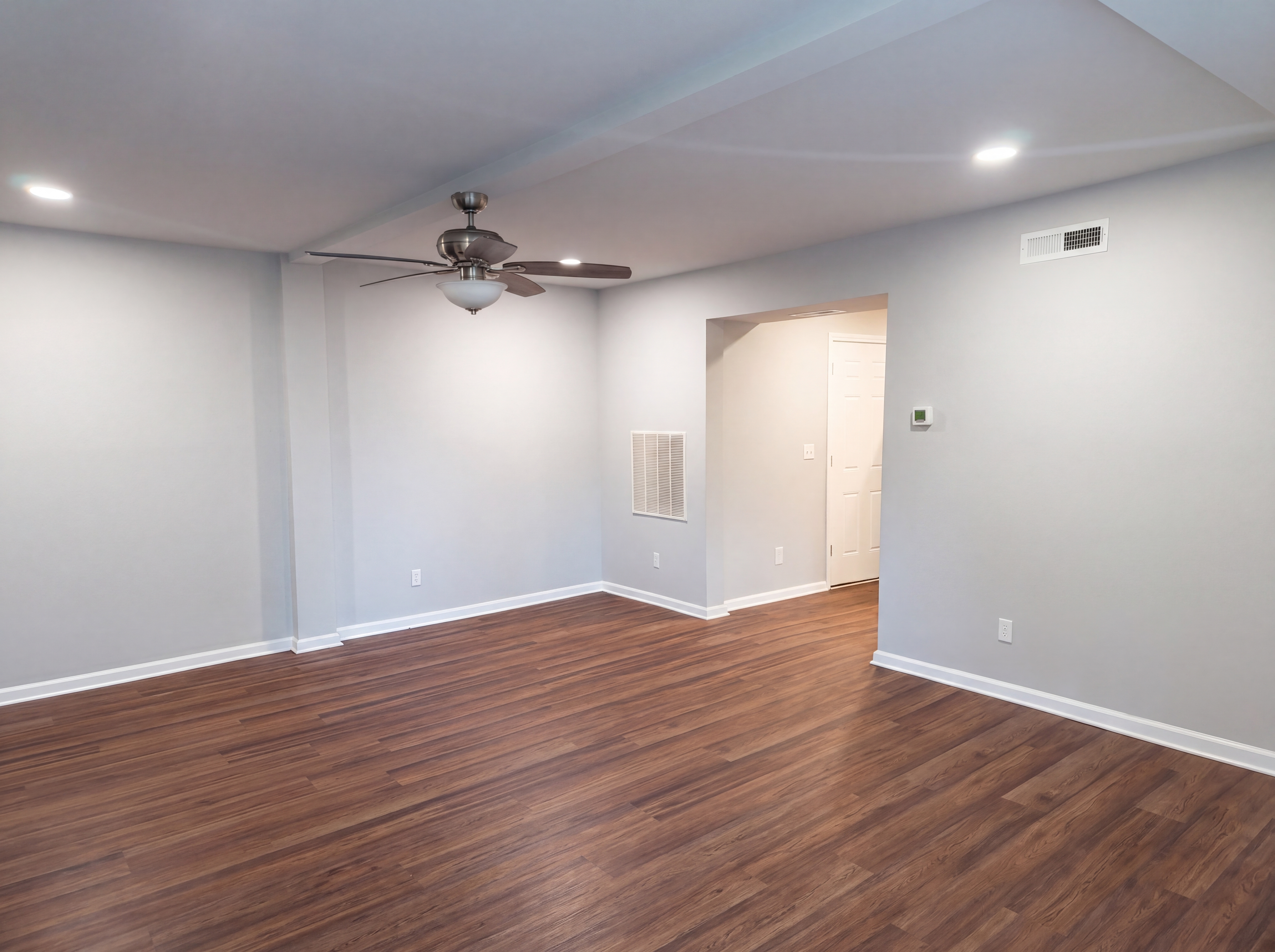 Photo 9 of 24 of 316 W Commerce St, Smyrna, DE