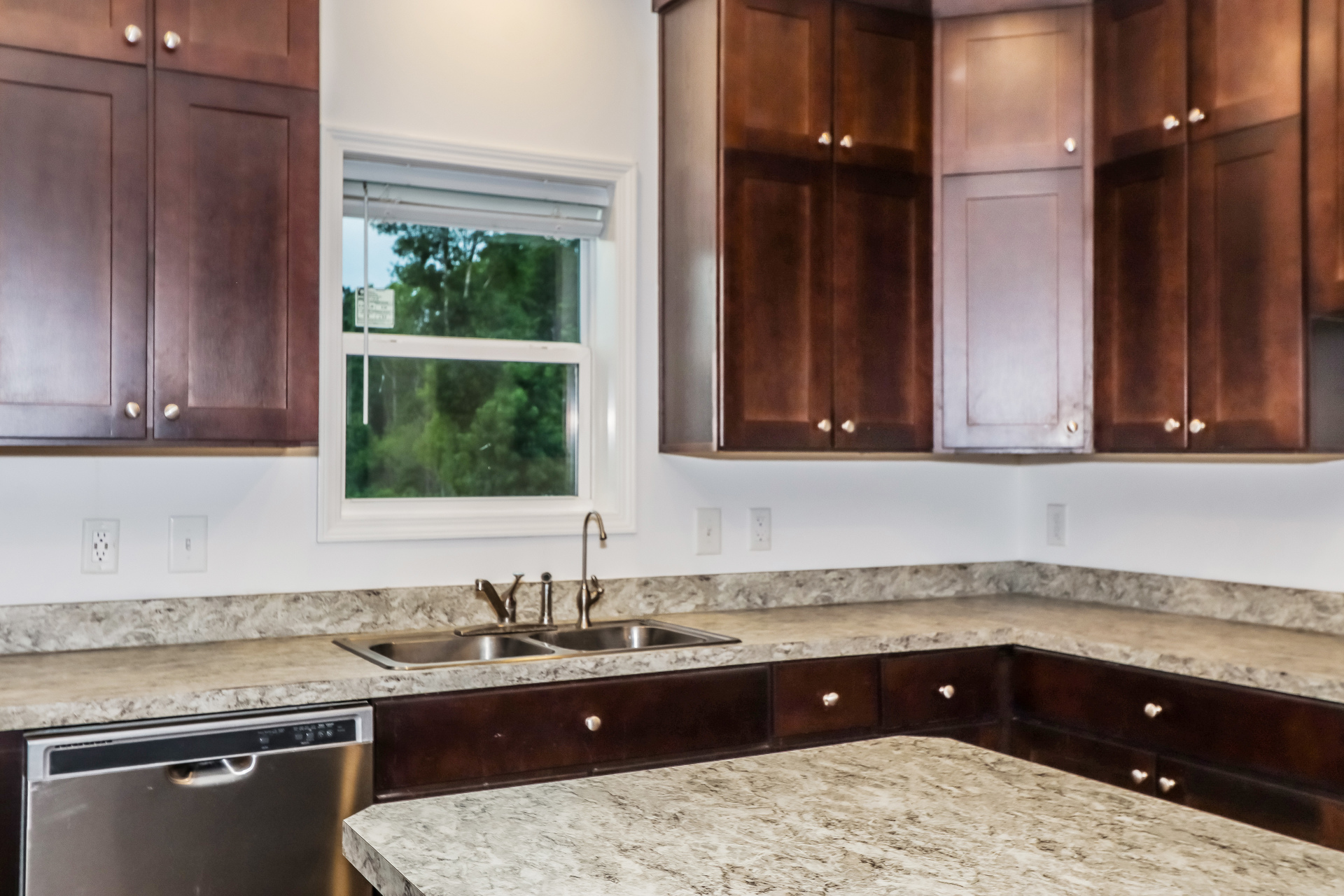 Photo 7 of 22 of 2147 Rosemary Ln SW, Supply, NC