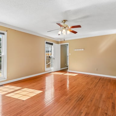 Property photo 3 of 453 Highlands Ct