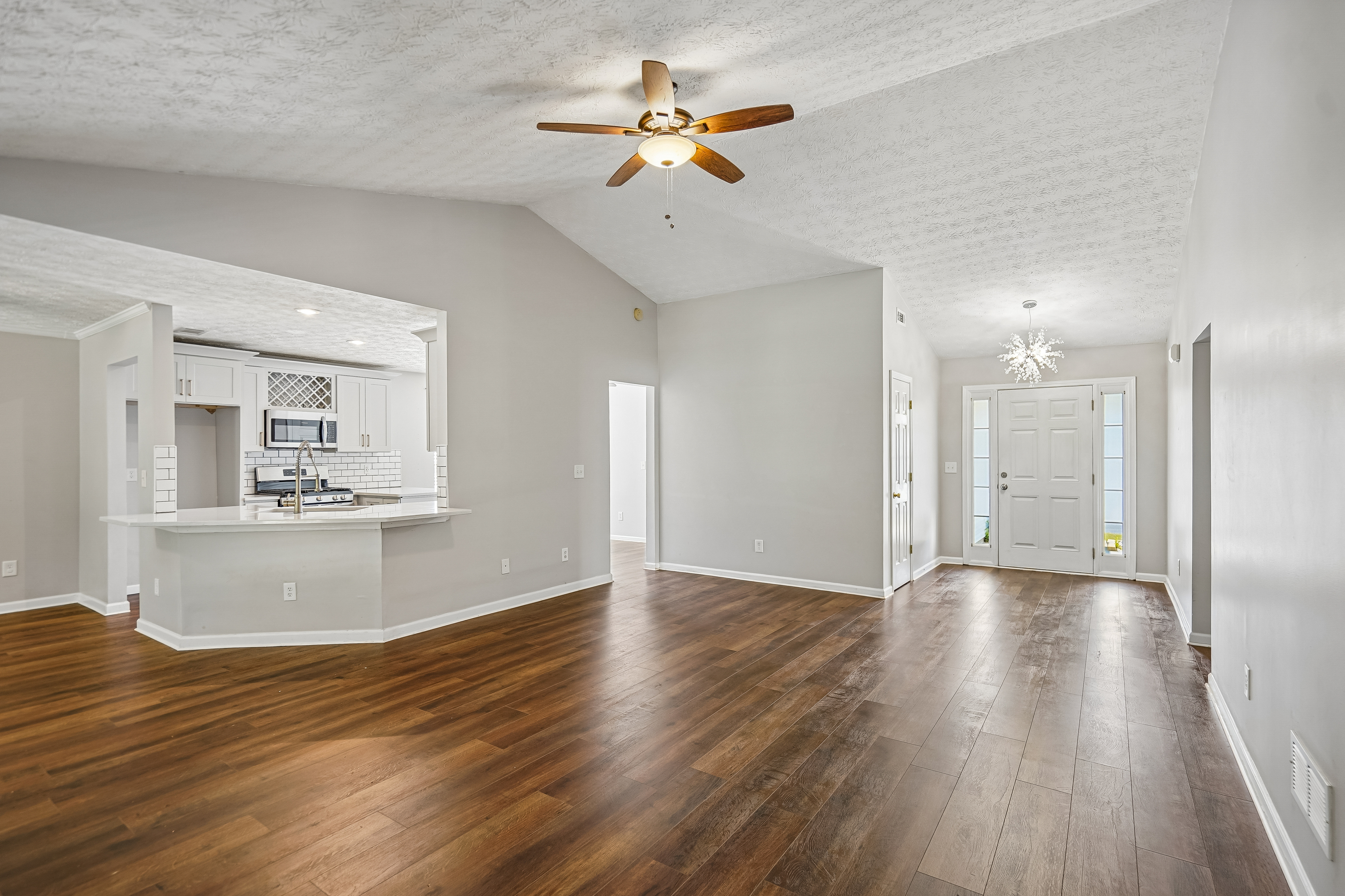 Photo 14 of 31 of 2213 Skylar Leigh Dr, Buford, GA