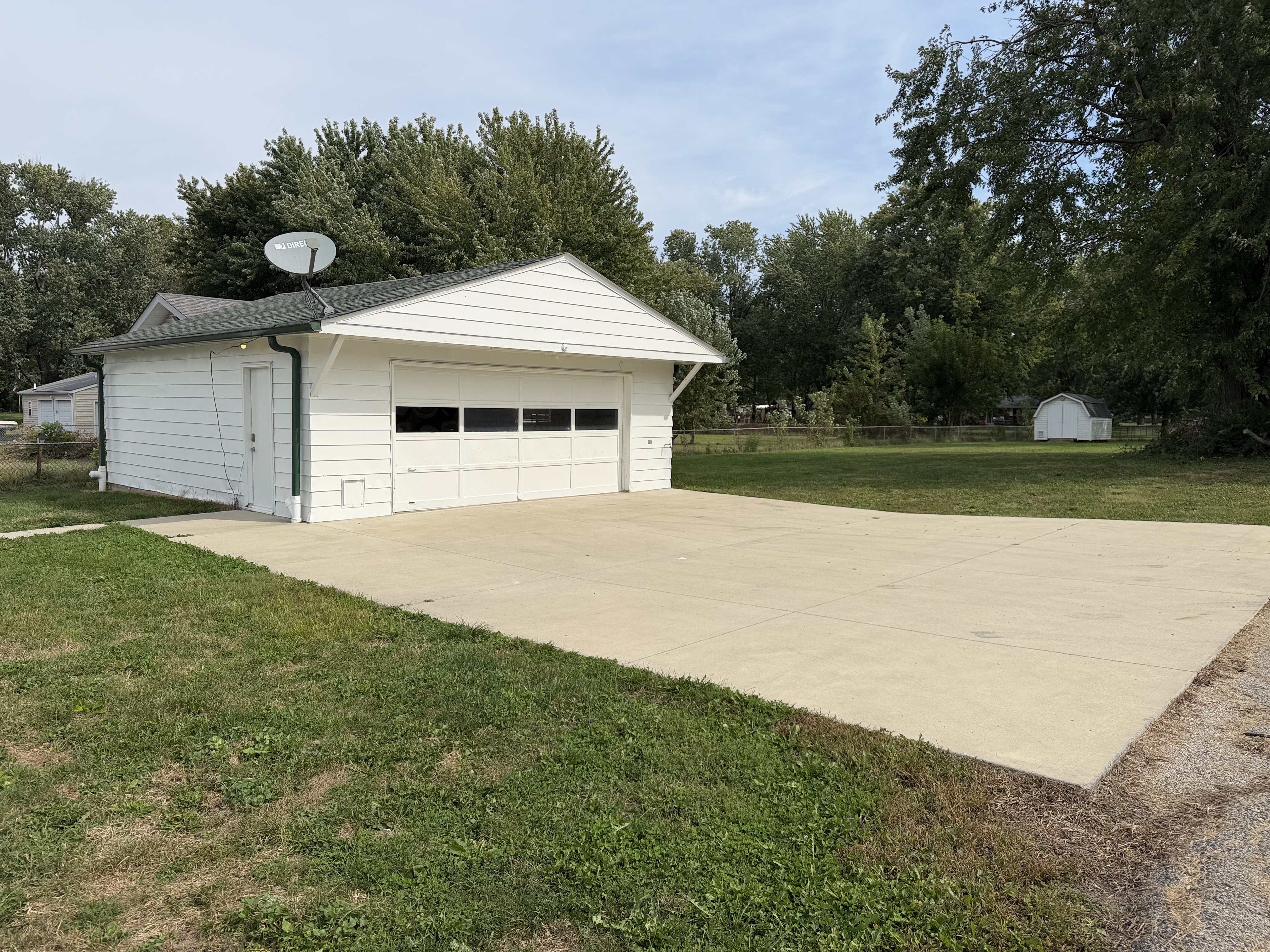 Photo 16 of 20 of 5125 S Walcott St, Indianapolis, IN
