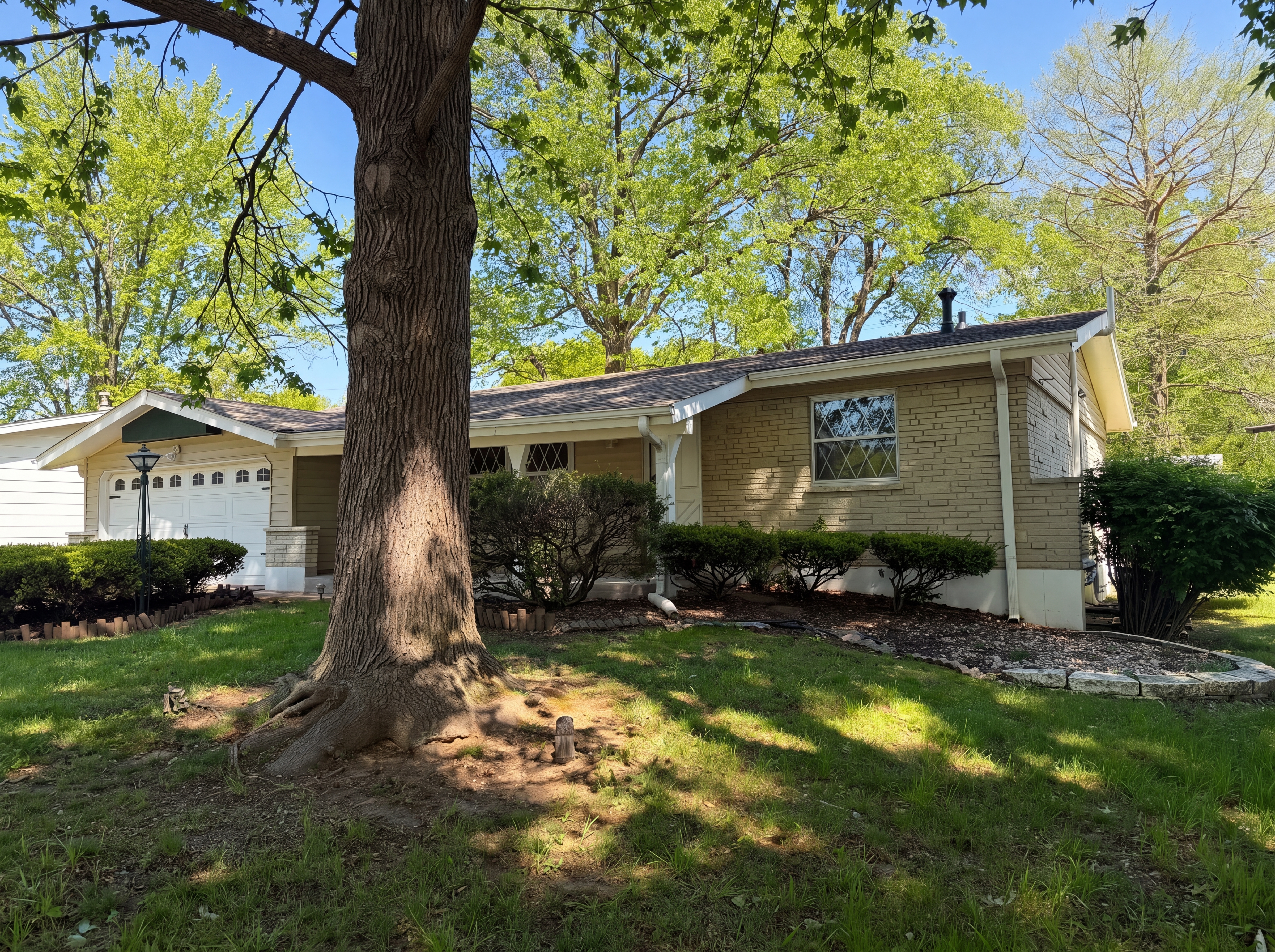 Photo 15 of 18 of 1321 Petite Dr, Saint Louis, MO