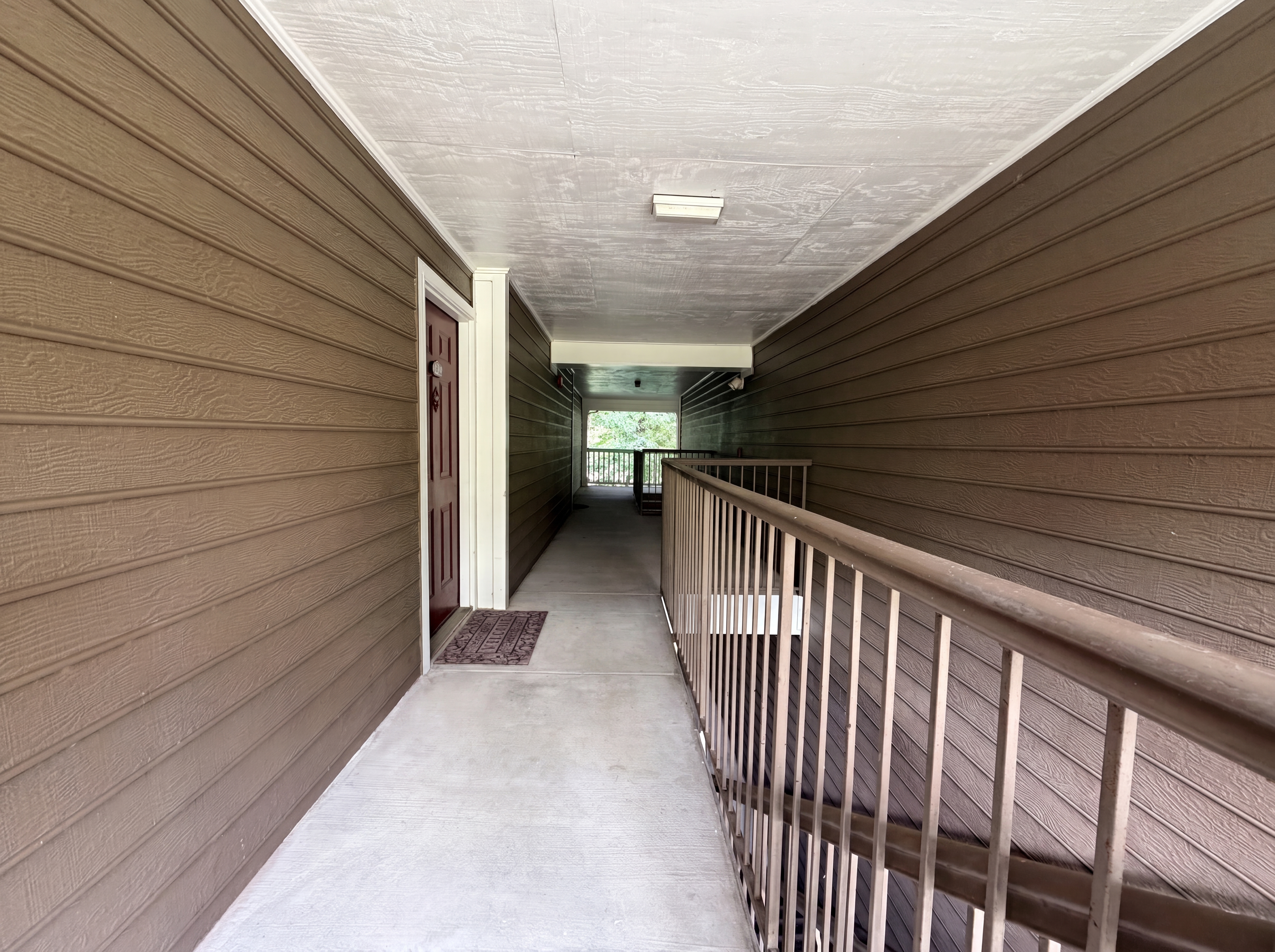 Photo 5 of 19 of 131 Bentley Pl, Tucker, GA