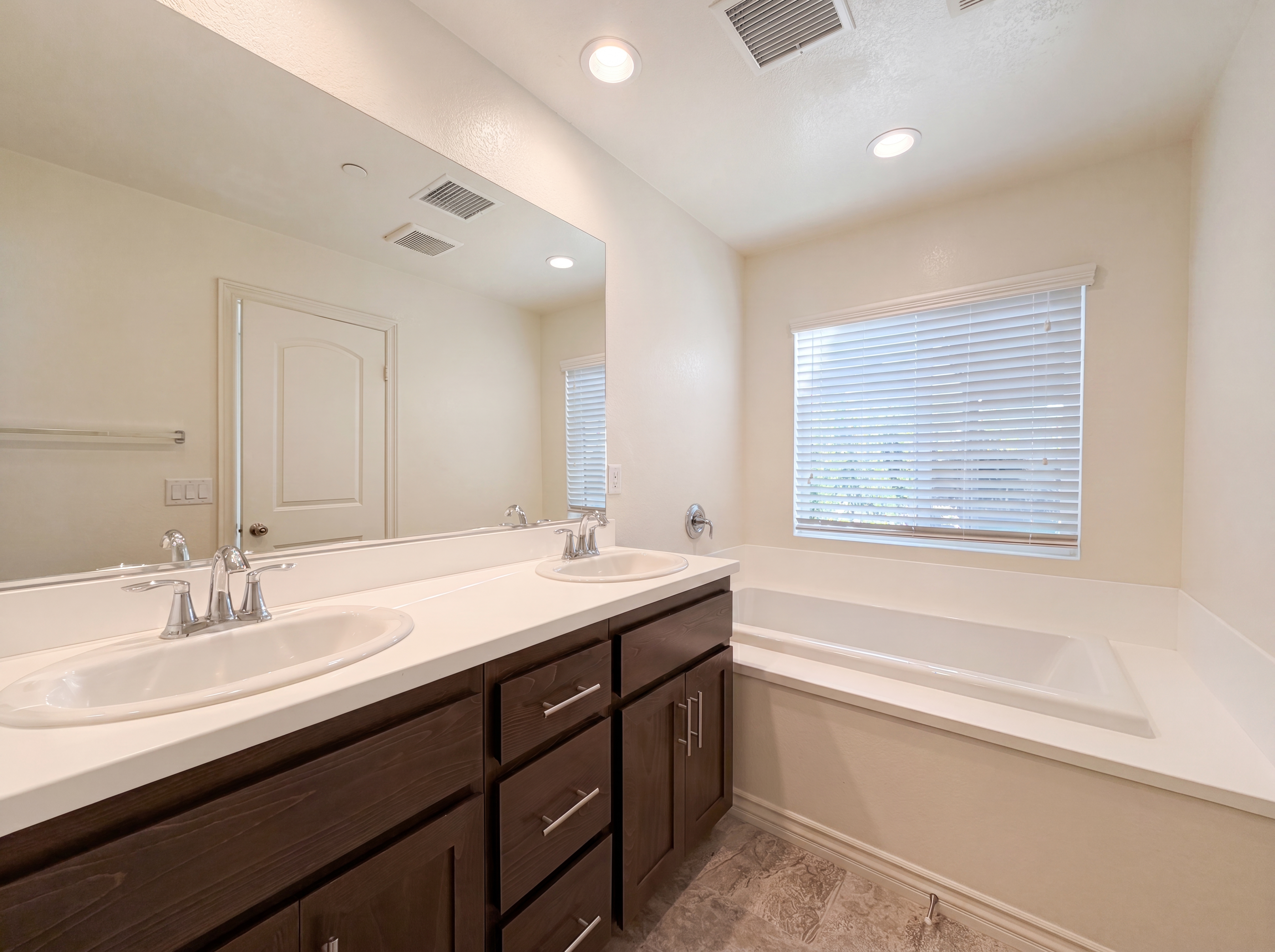 Photo 17 of 26 of 43831 Madison Ct, Lancaster, CA
