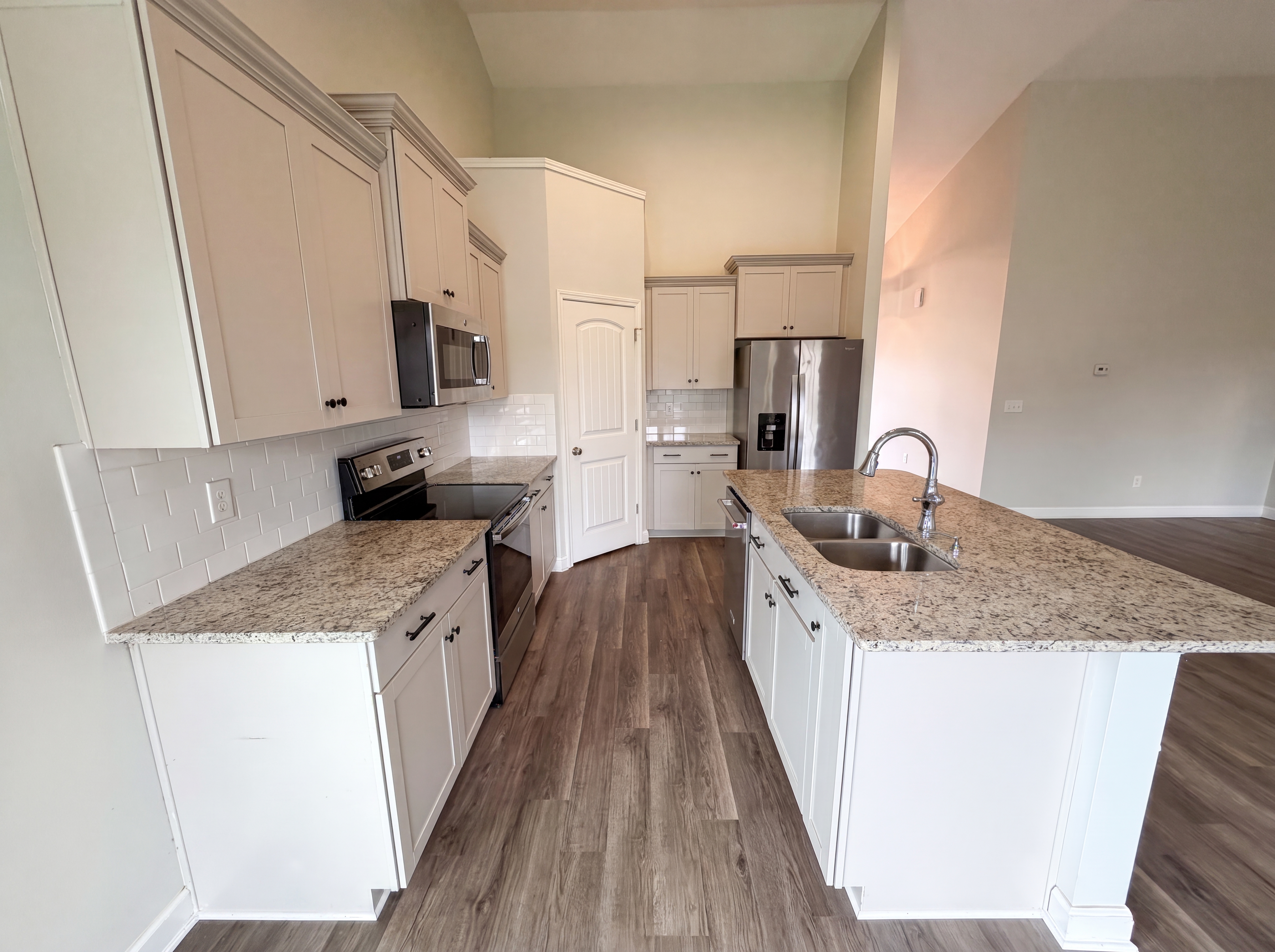 Photo 5 of 24 of 345 Hollow Cove Rd, Chapin, SC