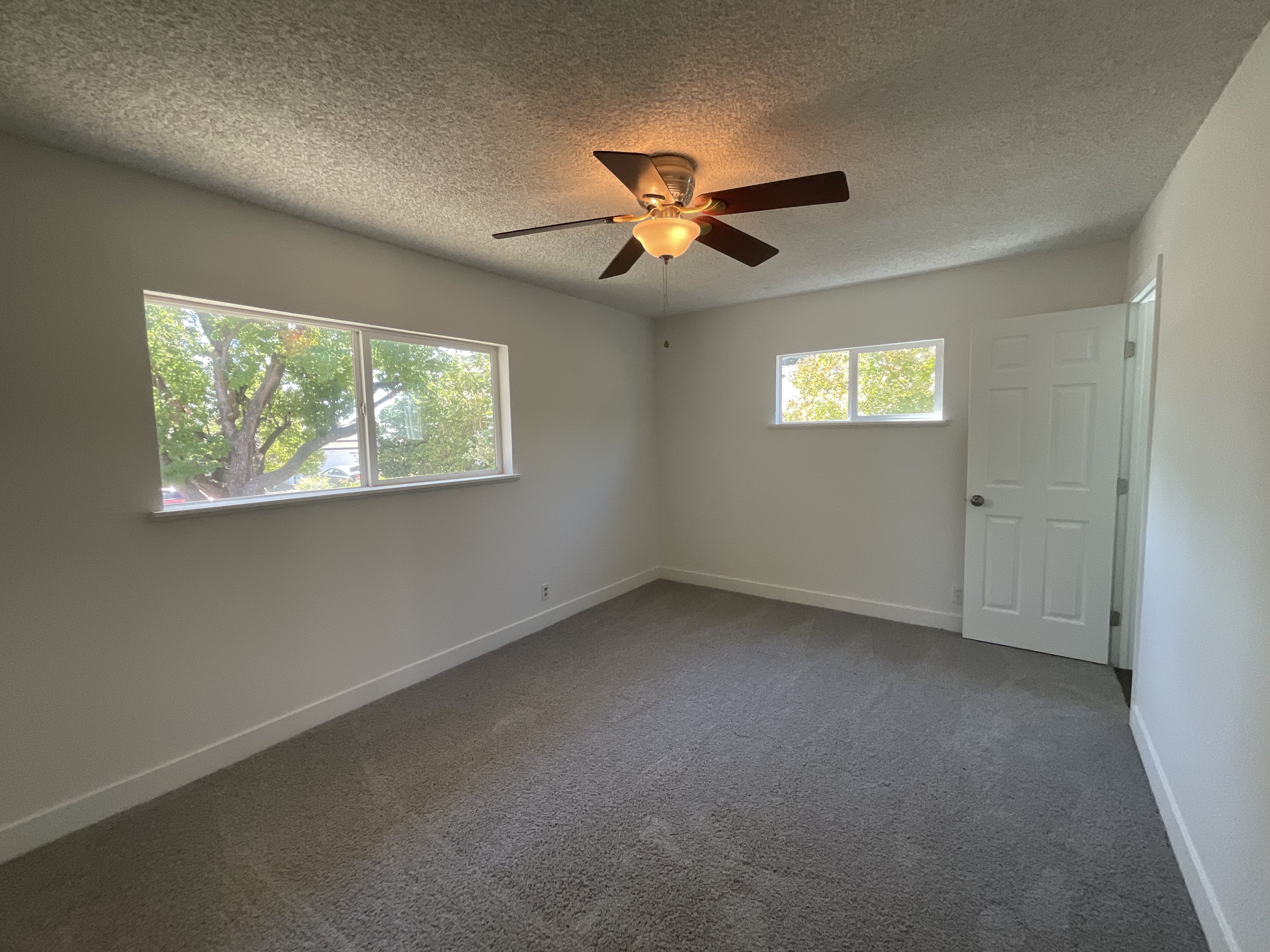Photo 18 of 30 of 5313 Fernwood Way, Sacramento, CA