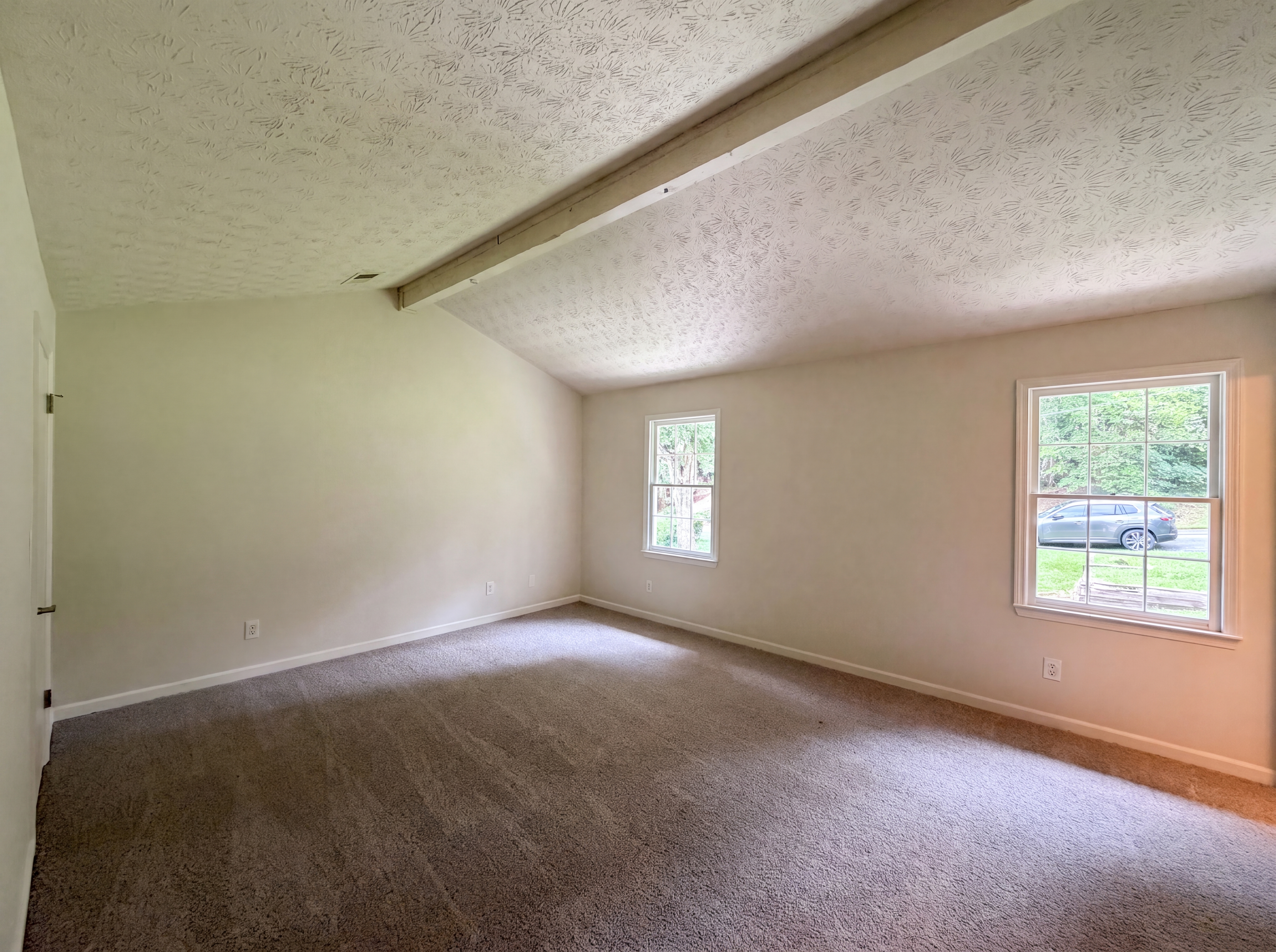 Photo 15 of 31 of 6486 Lynndale Ln, Morrow, GA