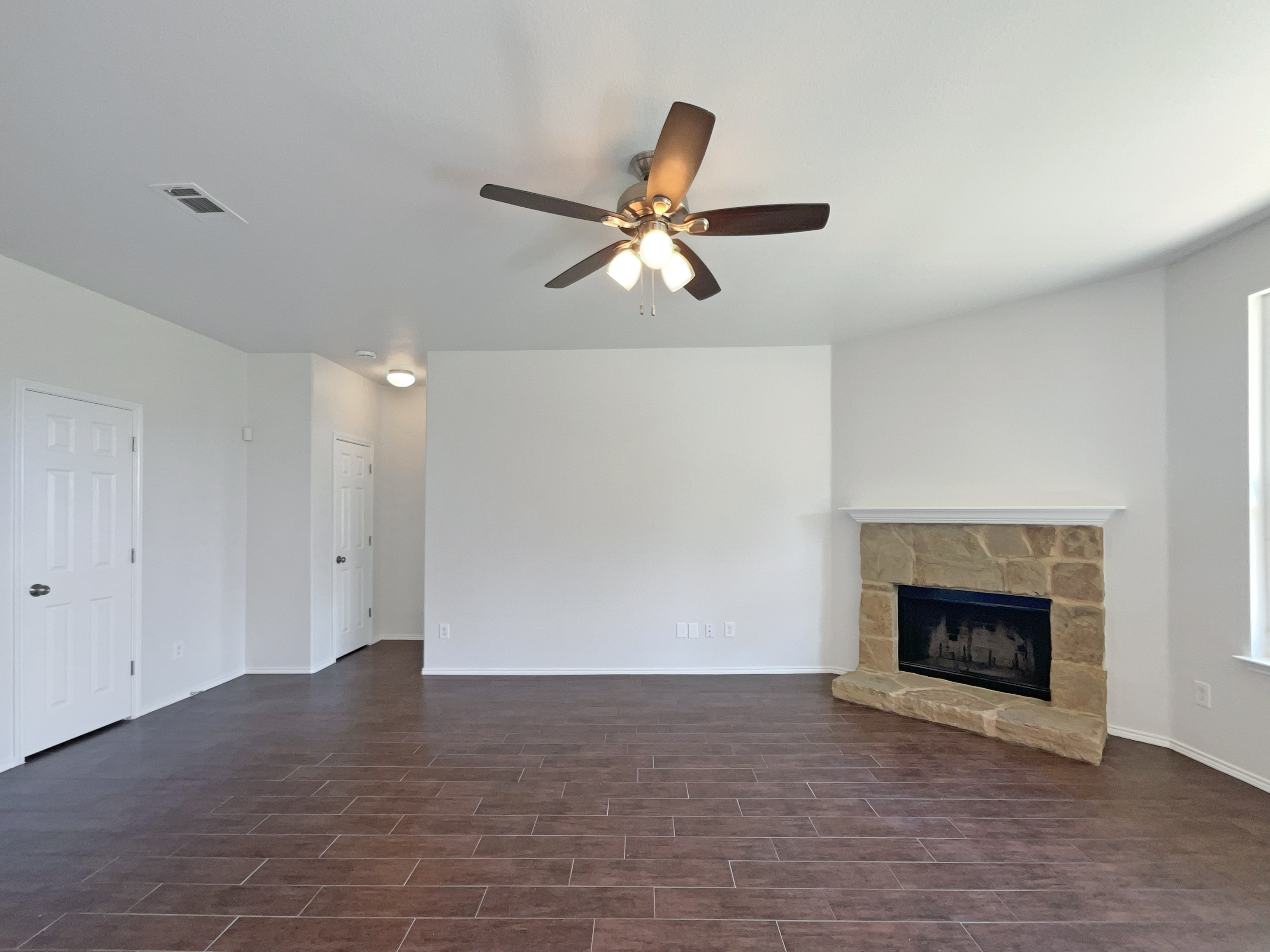 Photo 3 of 20 of 8700 Navigation Dr, Fort Worth, TX