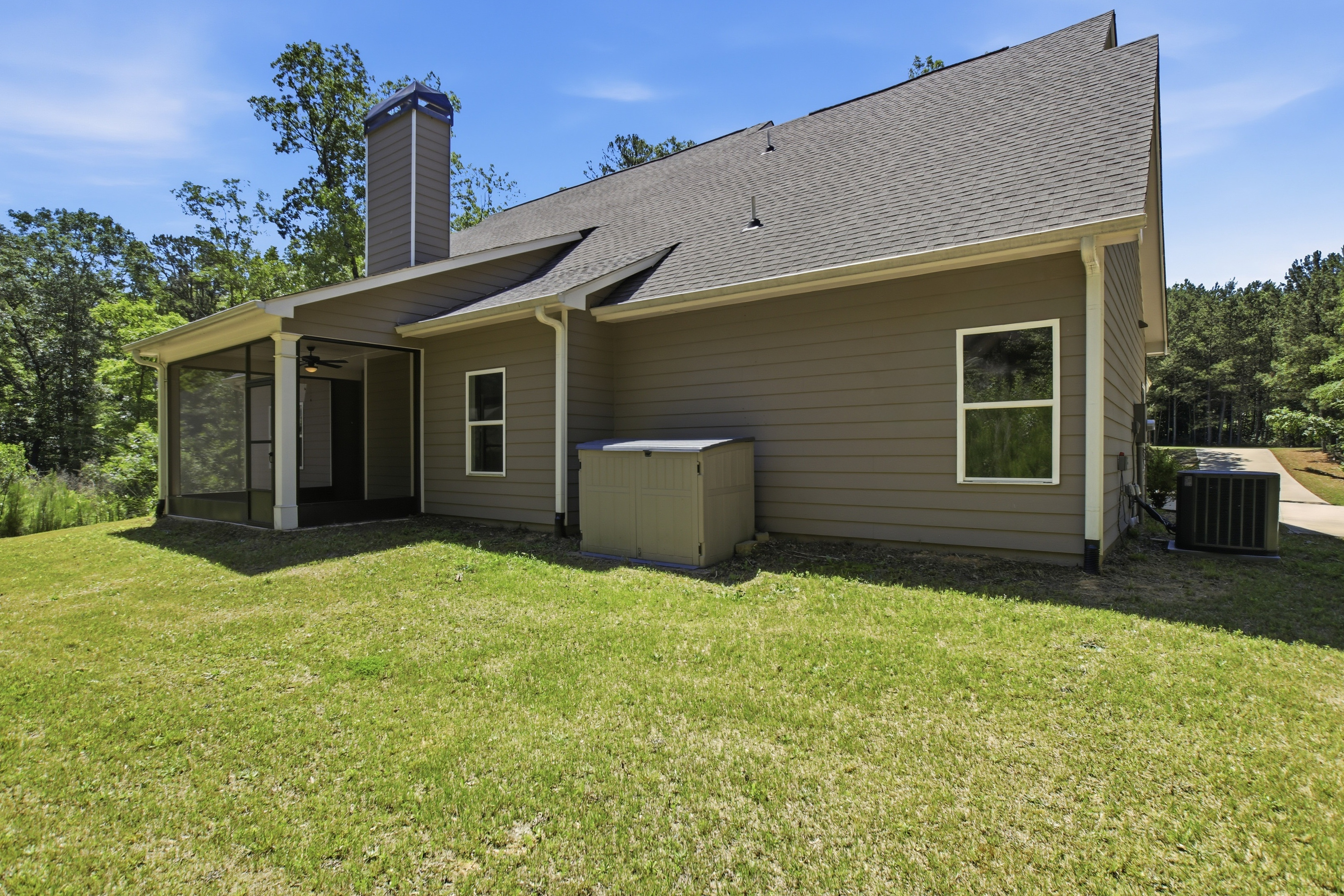 Photo 39 of 41 of 45 Hawthorn Ln, Covington, GA