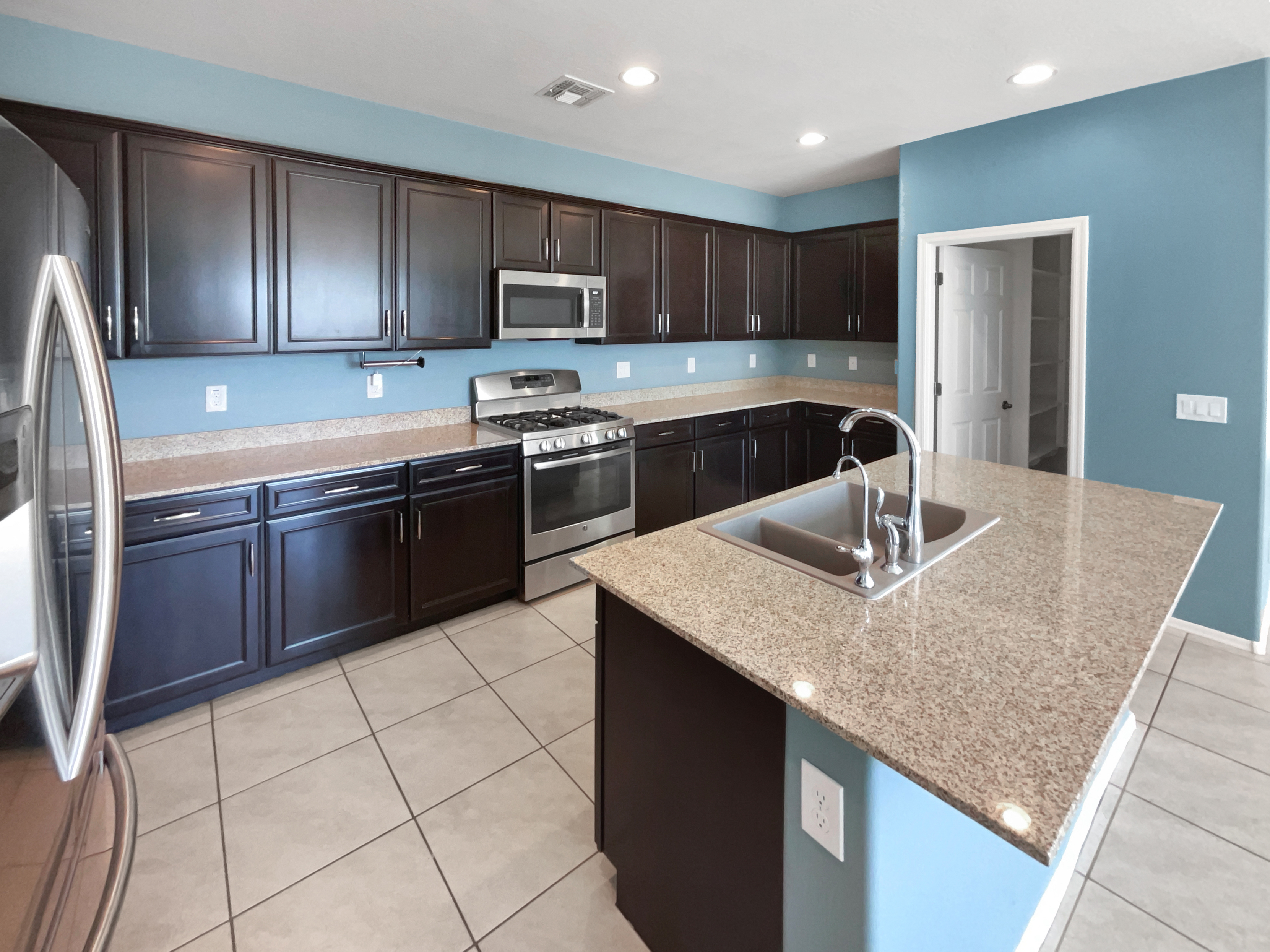 Photo 6 of 37 of 2522 W Brisa Dr, Phoenix, AZ