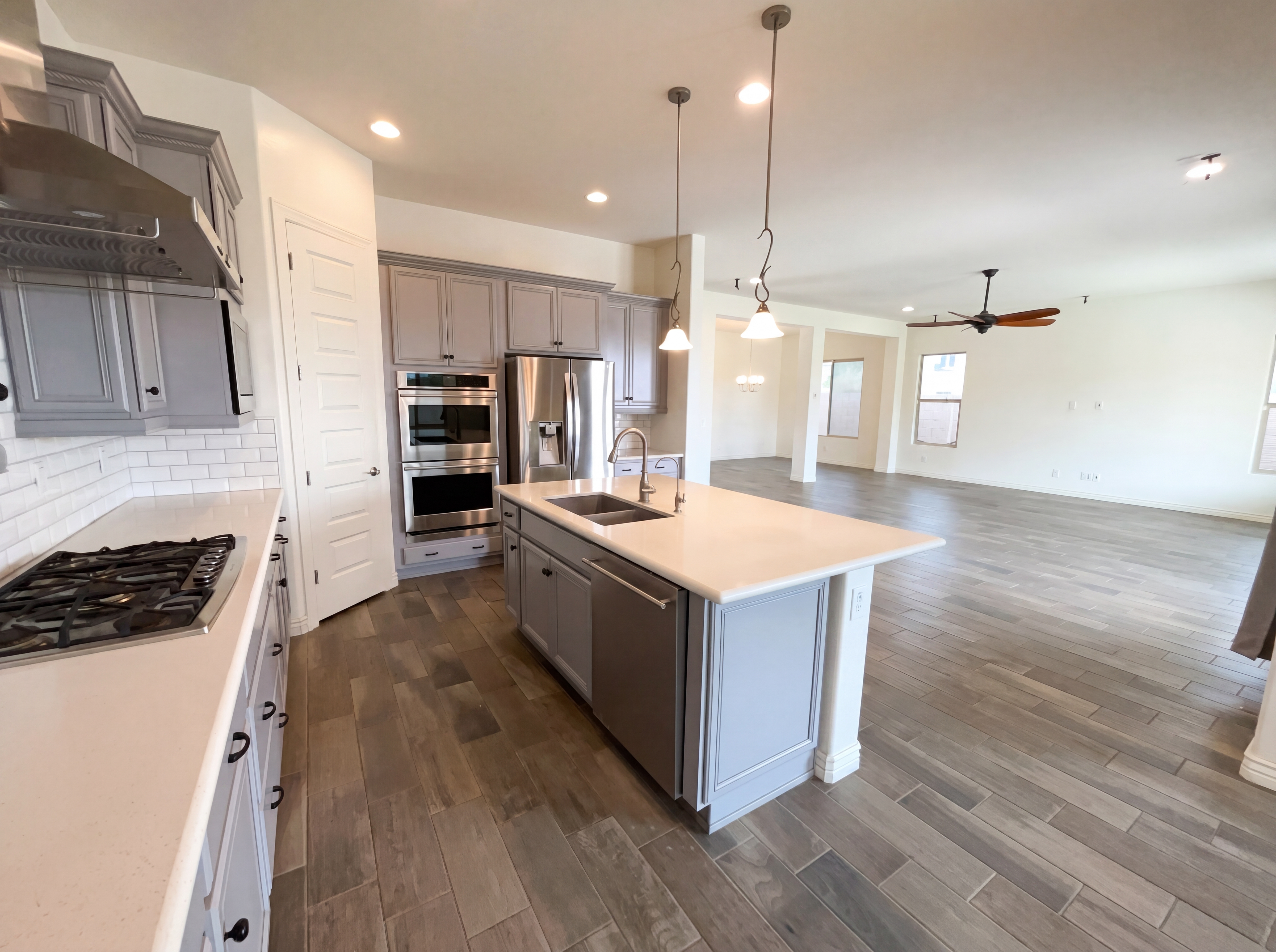 Photo 8 of 29 of 2312 E Susan Dr, Gilbert, AZ