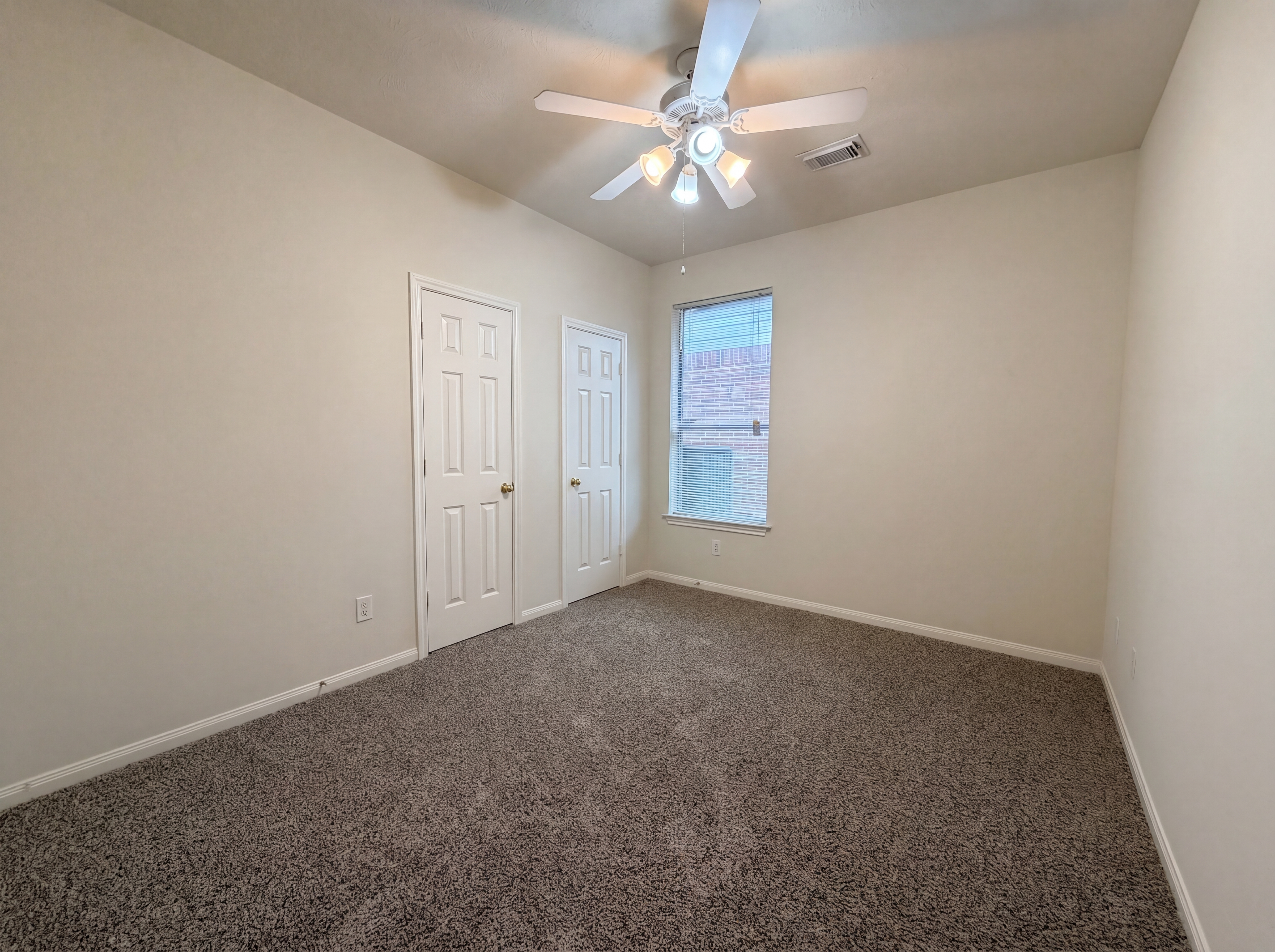 Photo 14 of 21 of 19110 Piney Way Dr, Tomball, TX