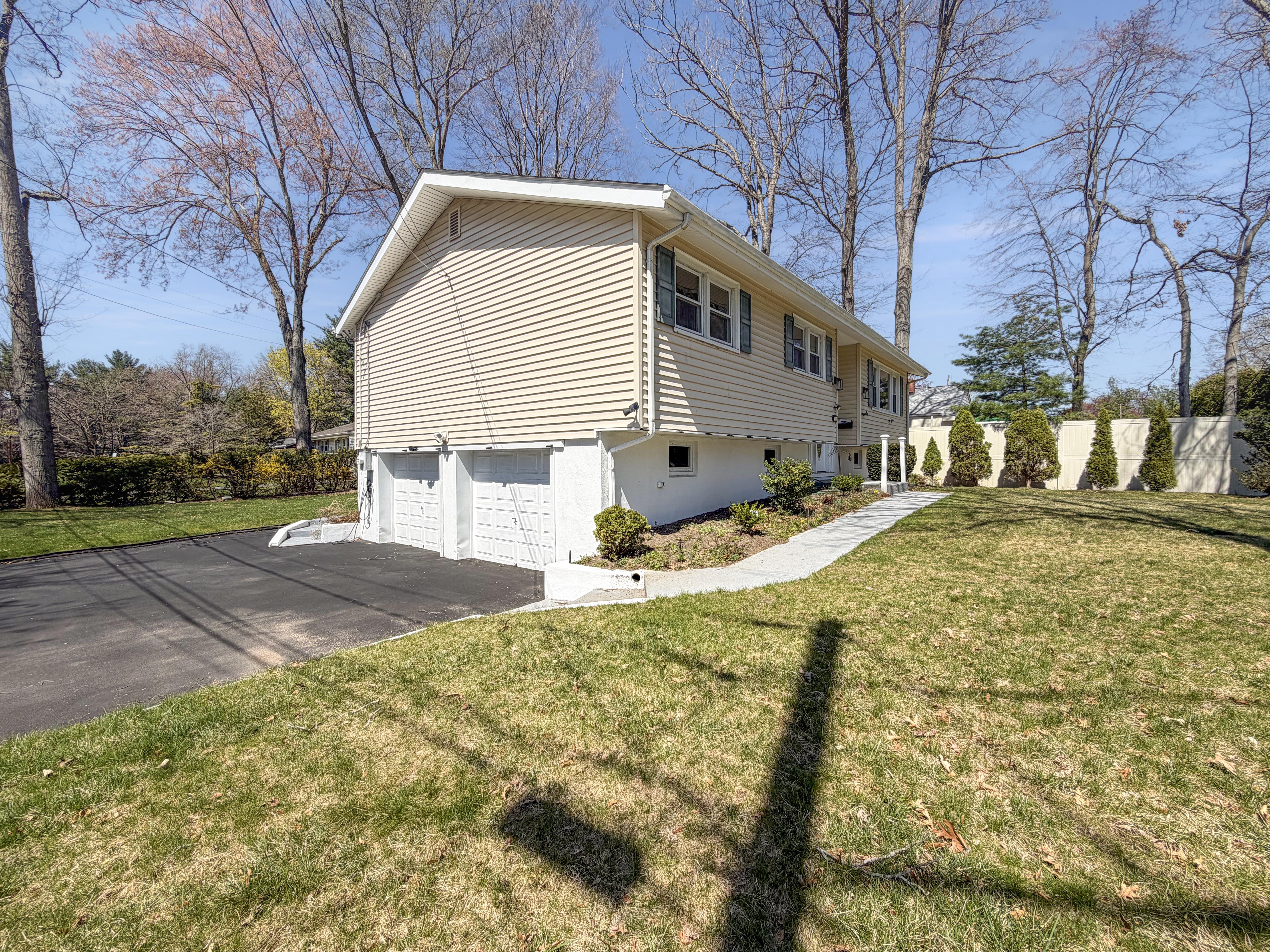 Photo 27 of 31 of 2622 Cleveland Ave, Township Of Washington, NJ