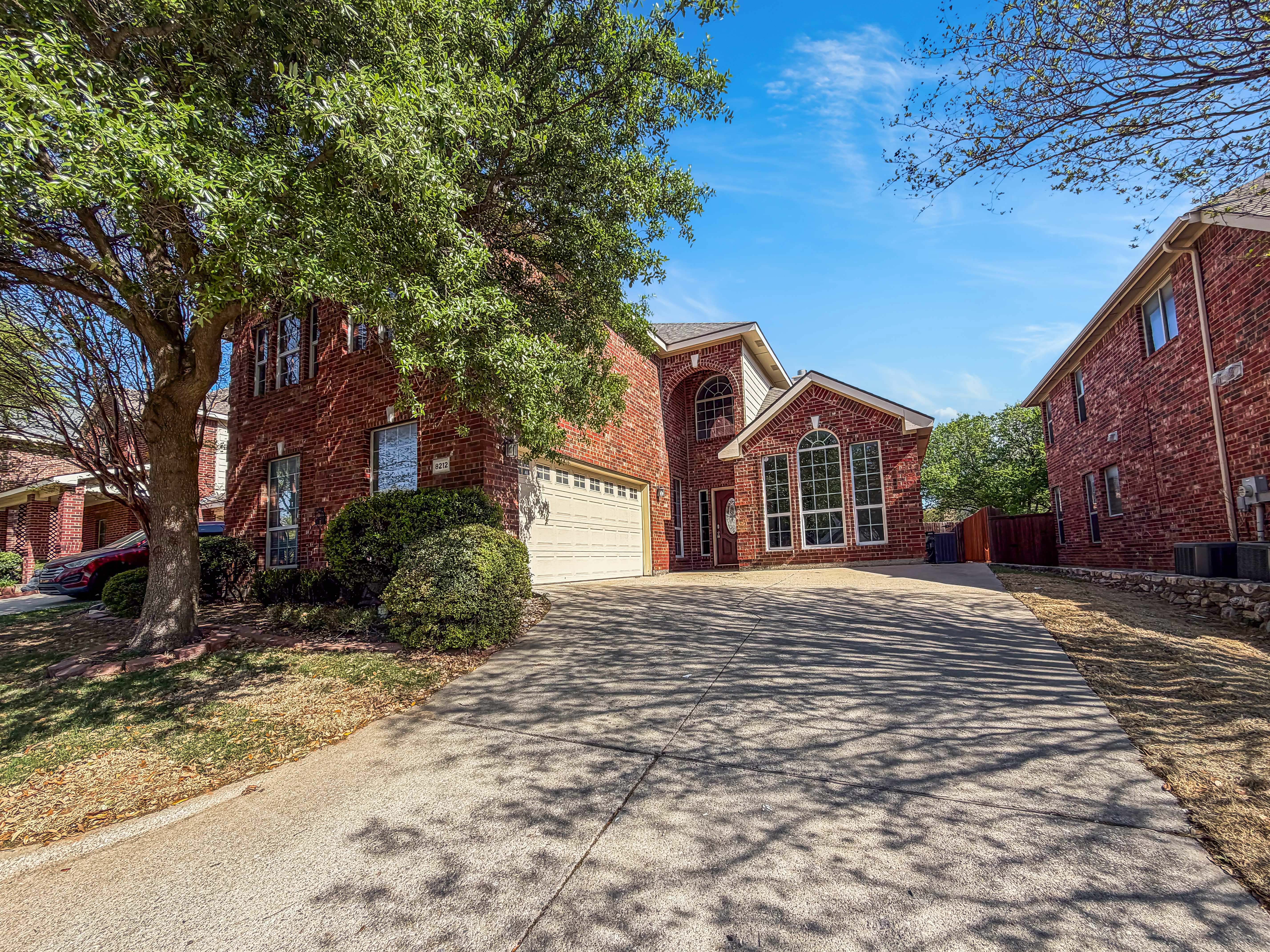 Photo 7 of 31 of 8212 Boulder River Trl, McKinney, TX