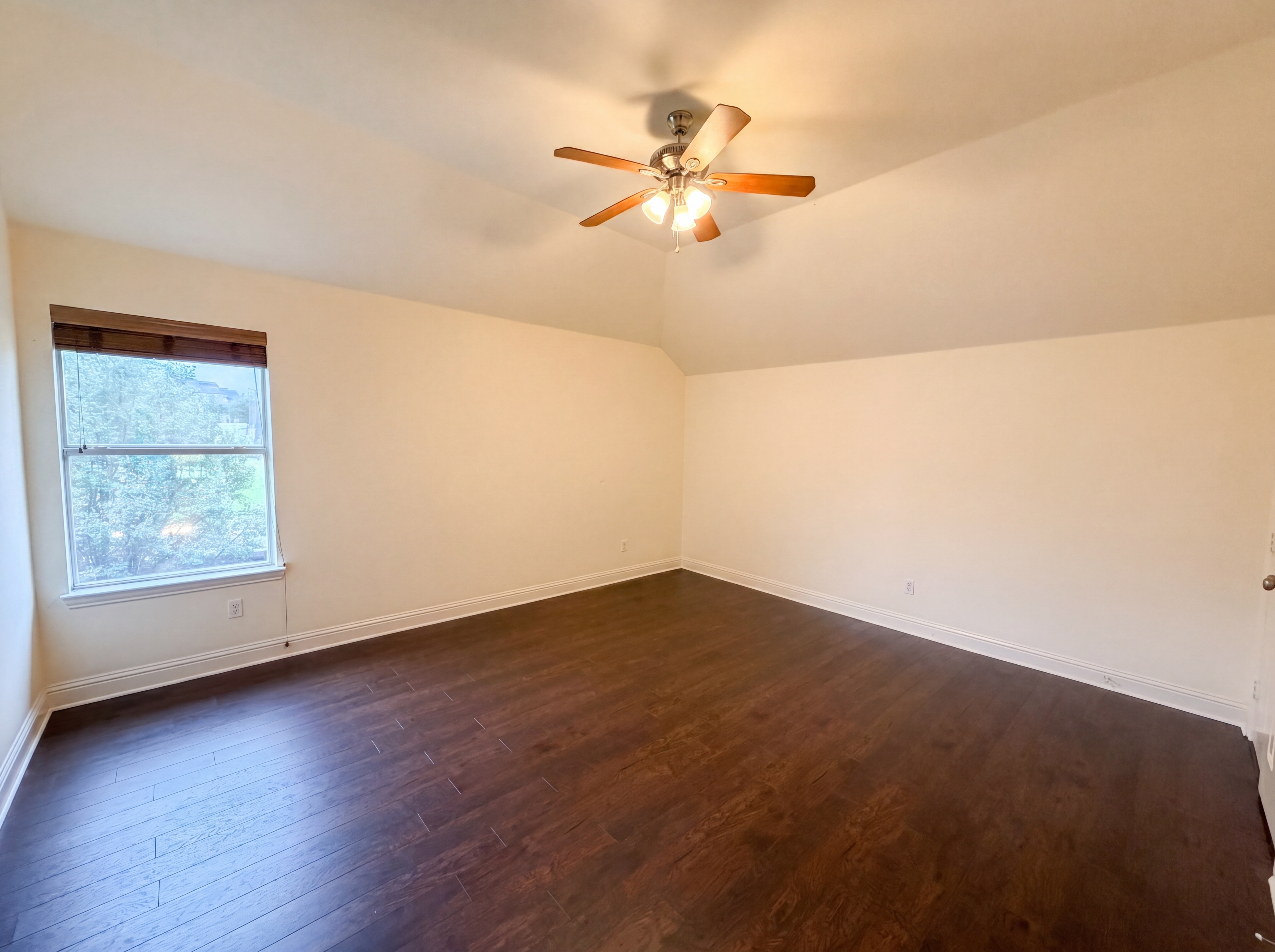 Photo 15 of 22 of 2446 Chesterfield Rd, Garland, TX