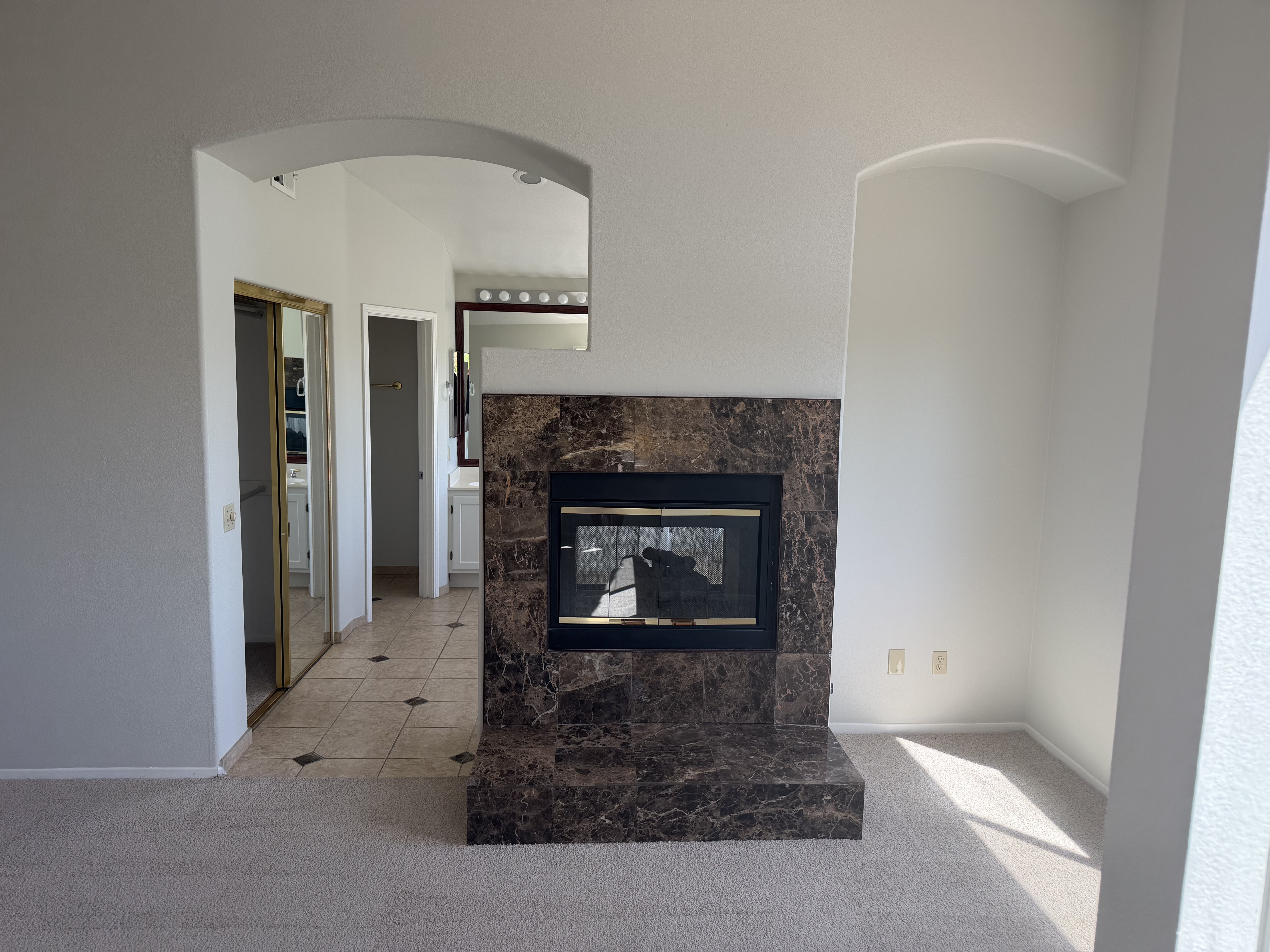 Photo 13 of 25 of 8932 Mesa Oak Dr, Riverside, CA