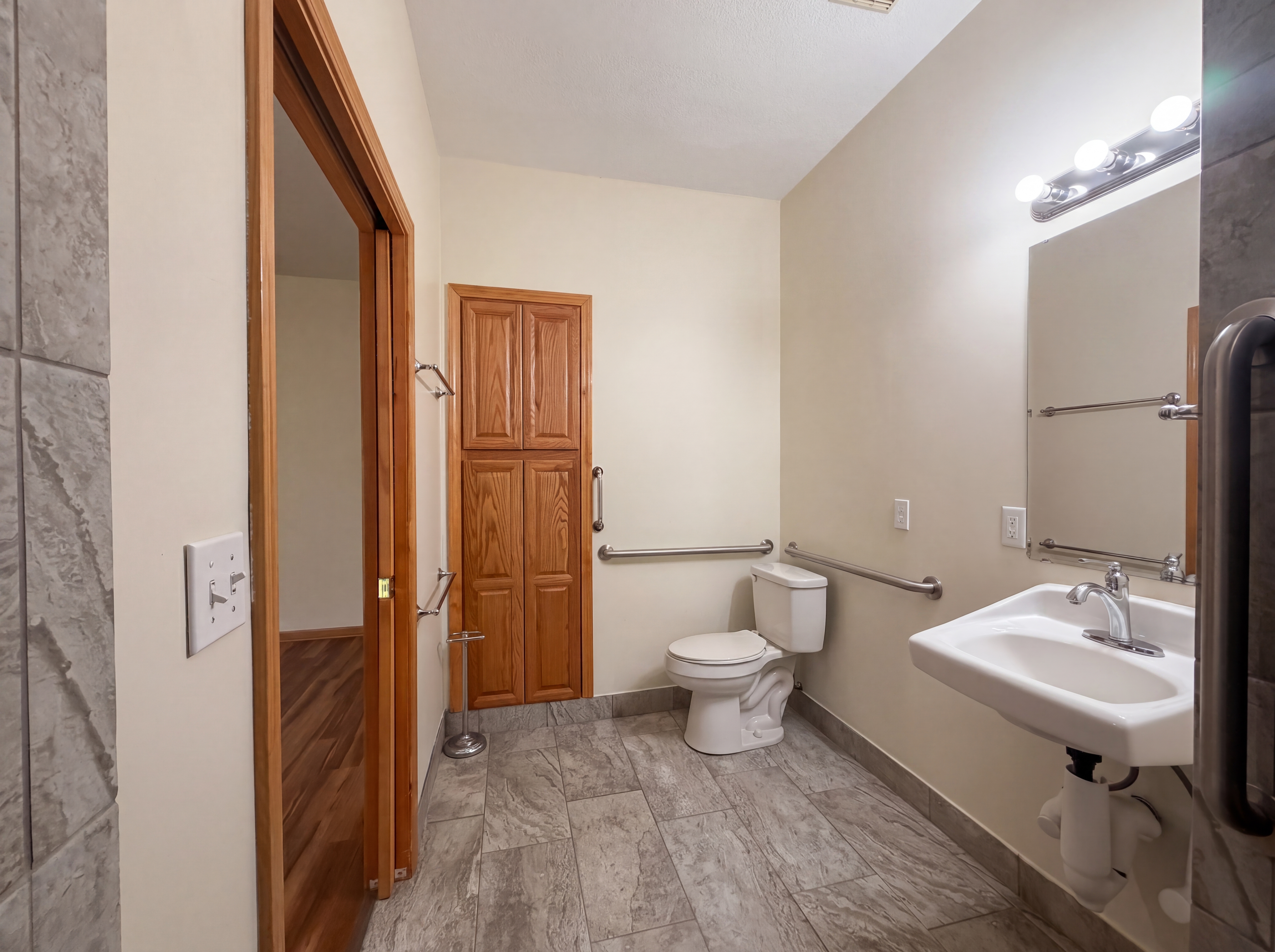 Photo 15 of 18 of 8331 Greely Ave, Kansas City, KS