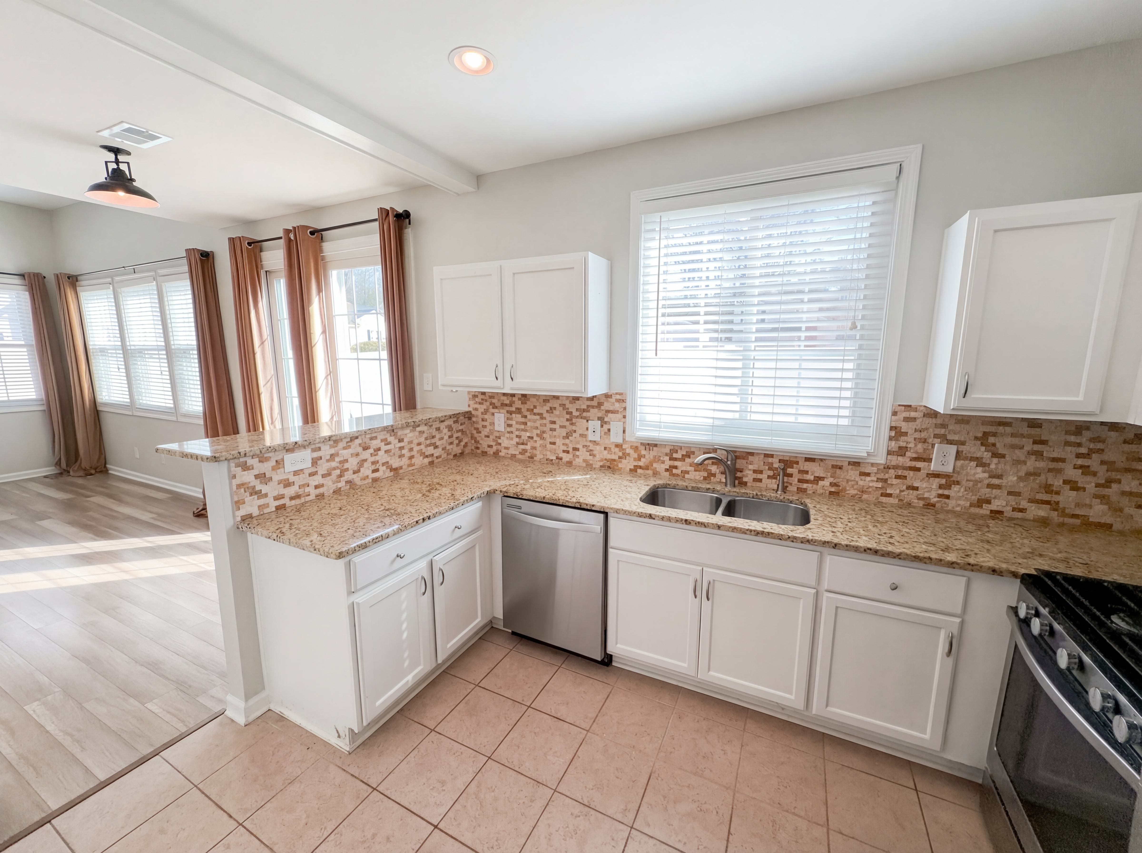 Photo 10 of 19 of 244 Manley Ct, Woodstock, GA