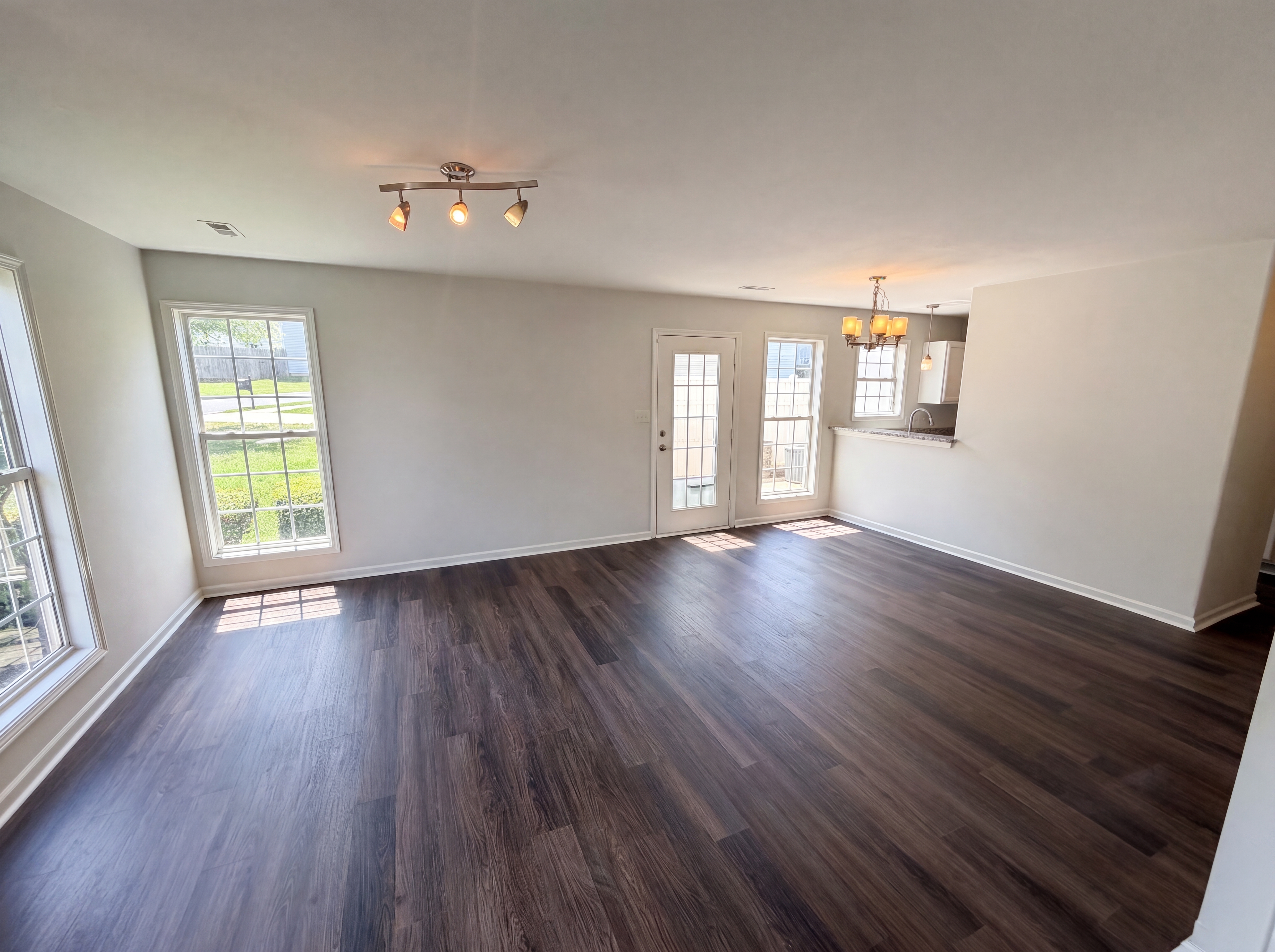 Photo 3 of 21 of 3831 Mohawk Ct, Charlotte, NC