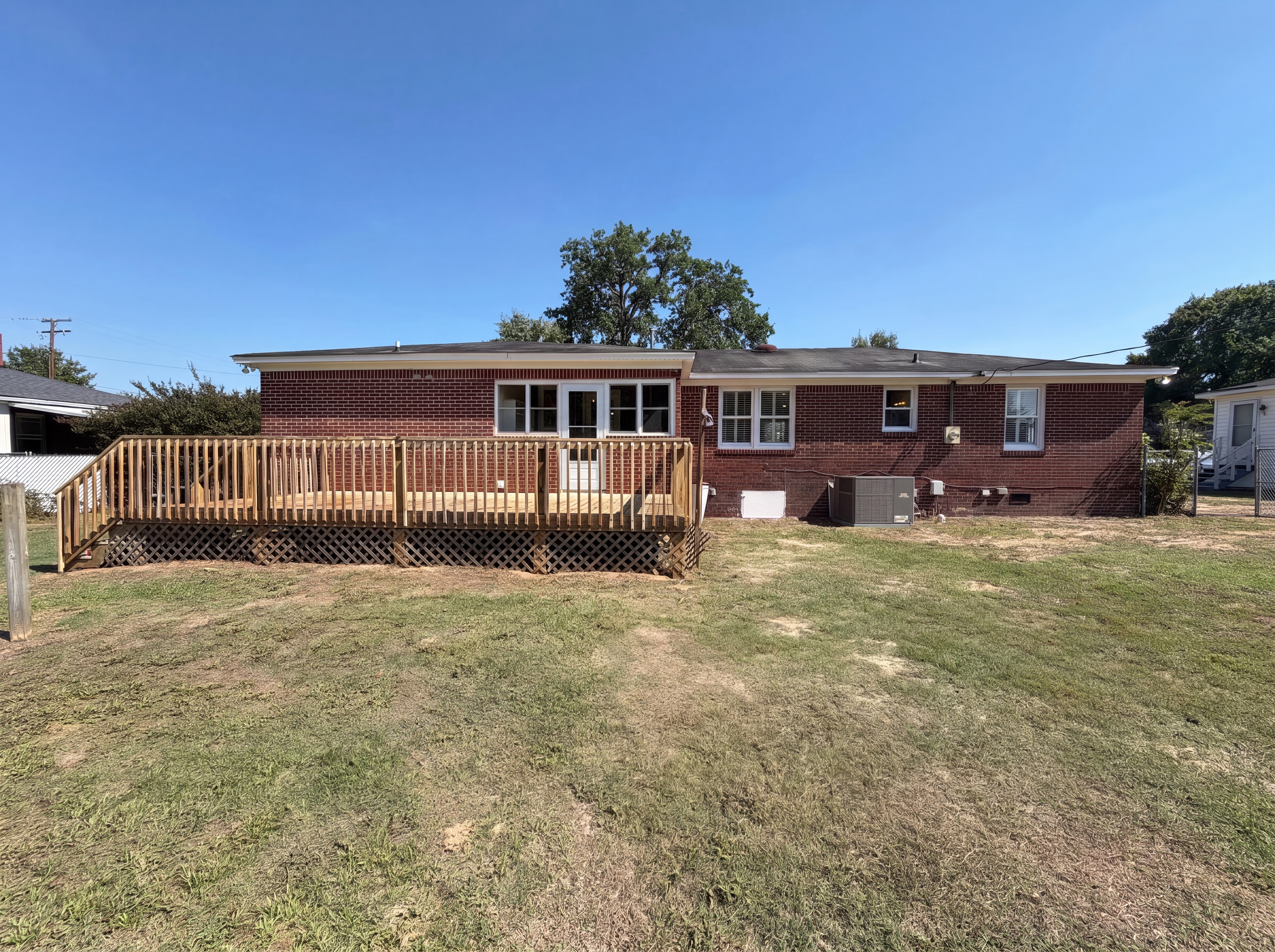 Photo 5 of 20 of 3006 Hilldale Rd, West Columbia, SC
