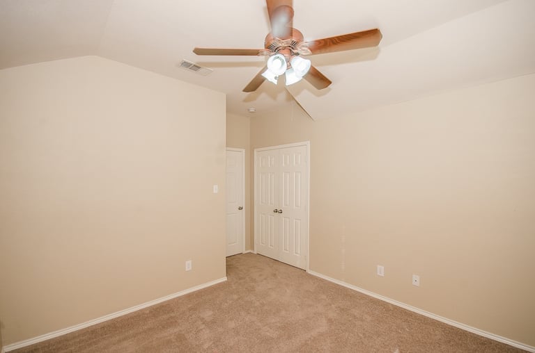 Photo 10 of 22 - 14516 Little Anne Dr, Little Elm, TX 75068