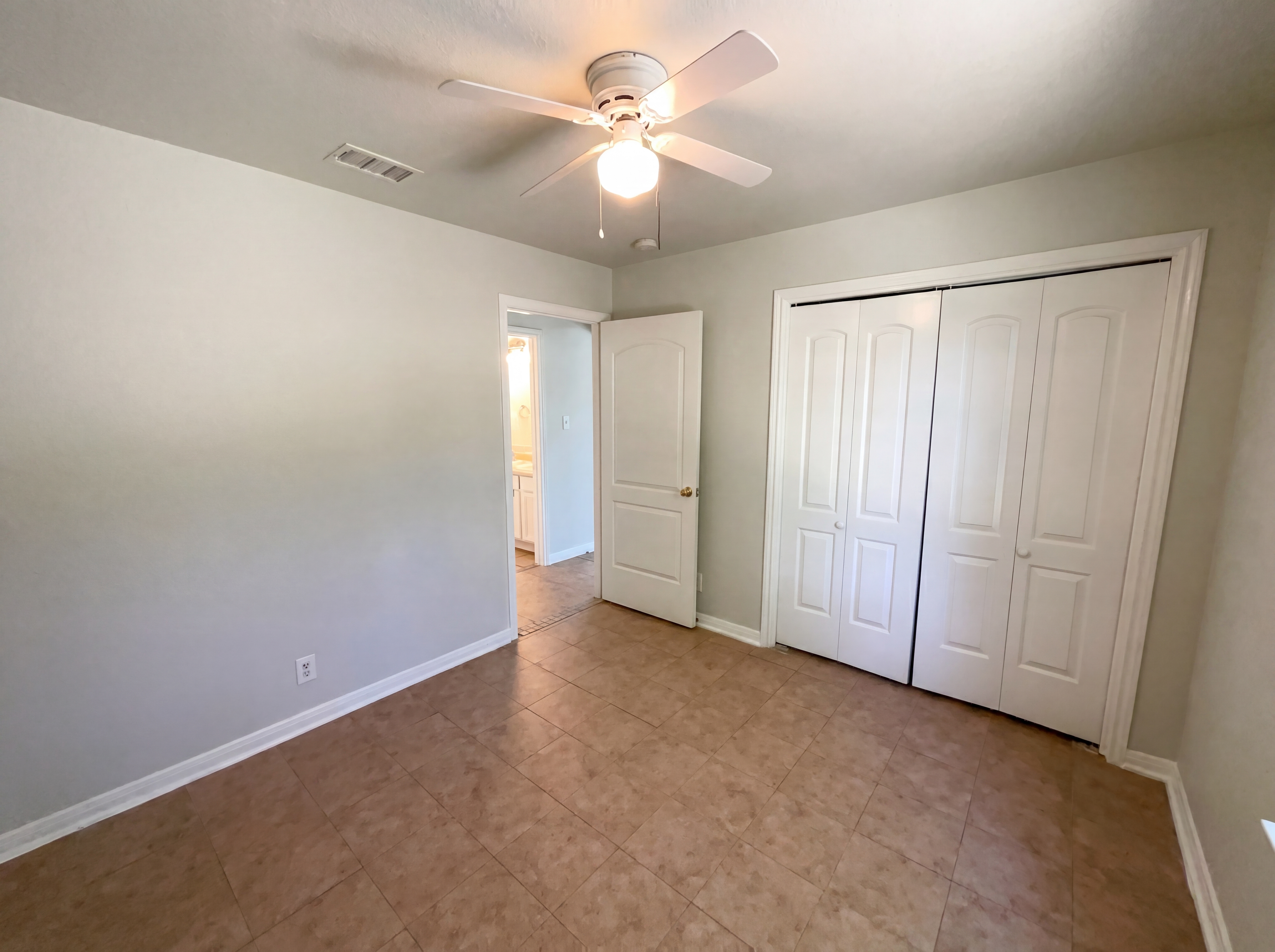 Photo 9 of 17 of 236 Lawton St, San Antonio, TX