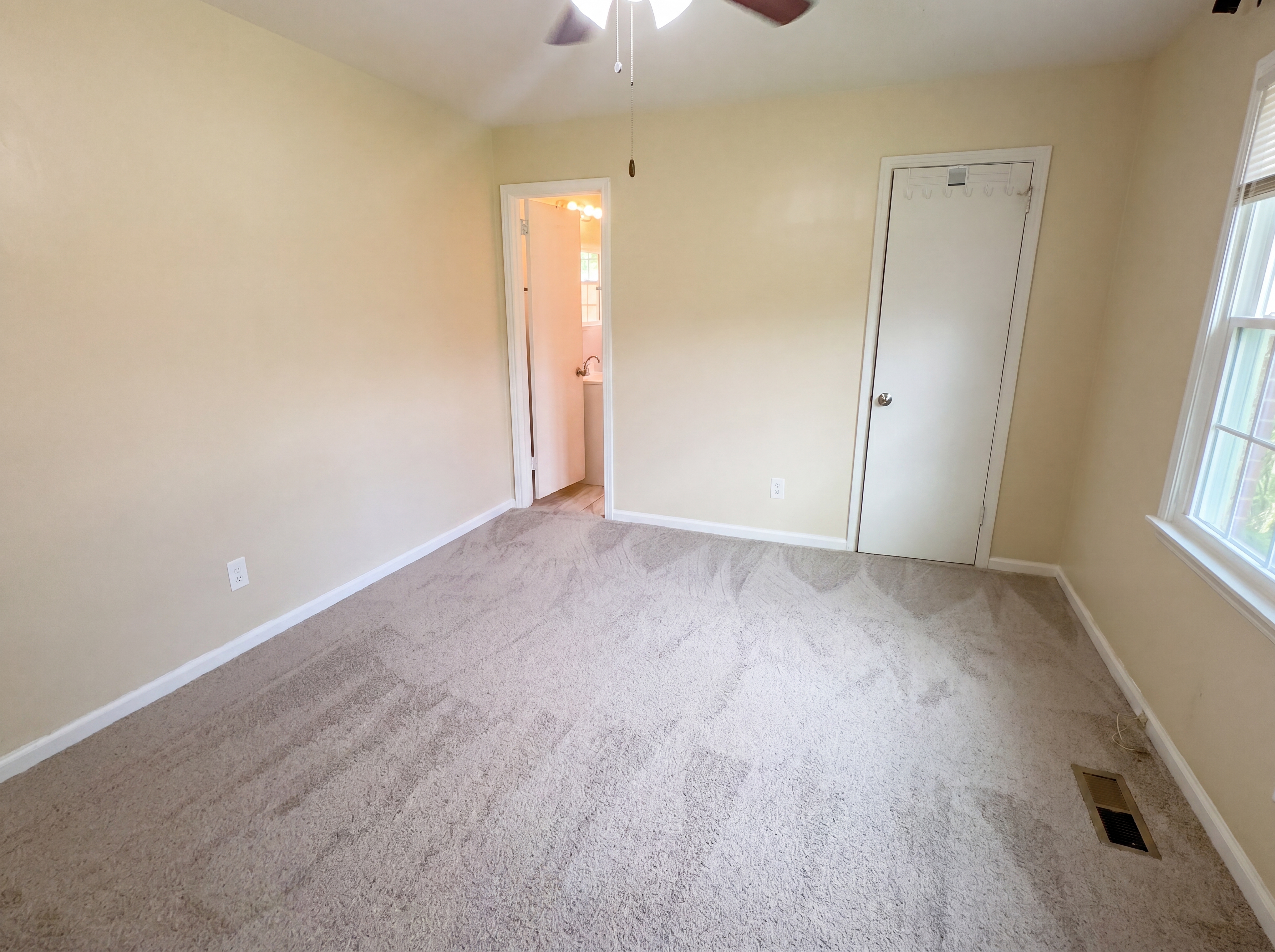 Photo 12 of 22 of 1808 Dailey Ter NW, Huntsville, AL