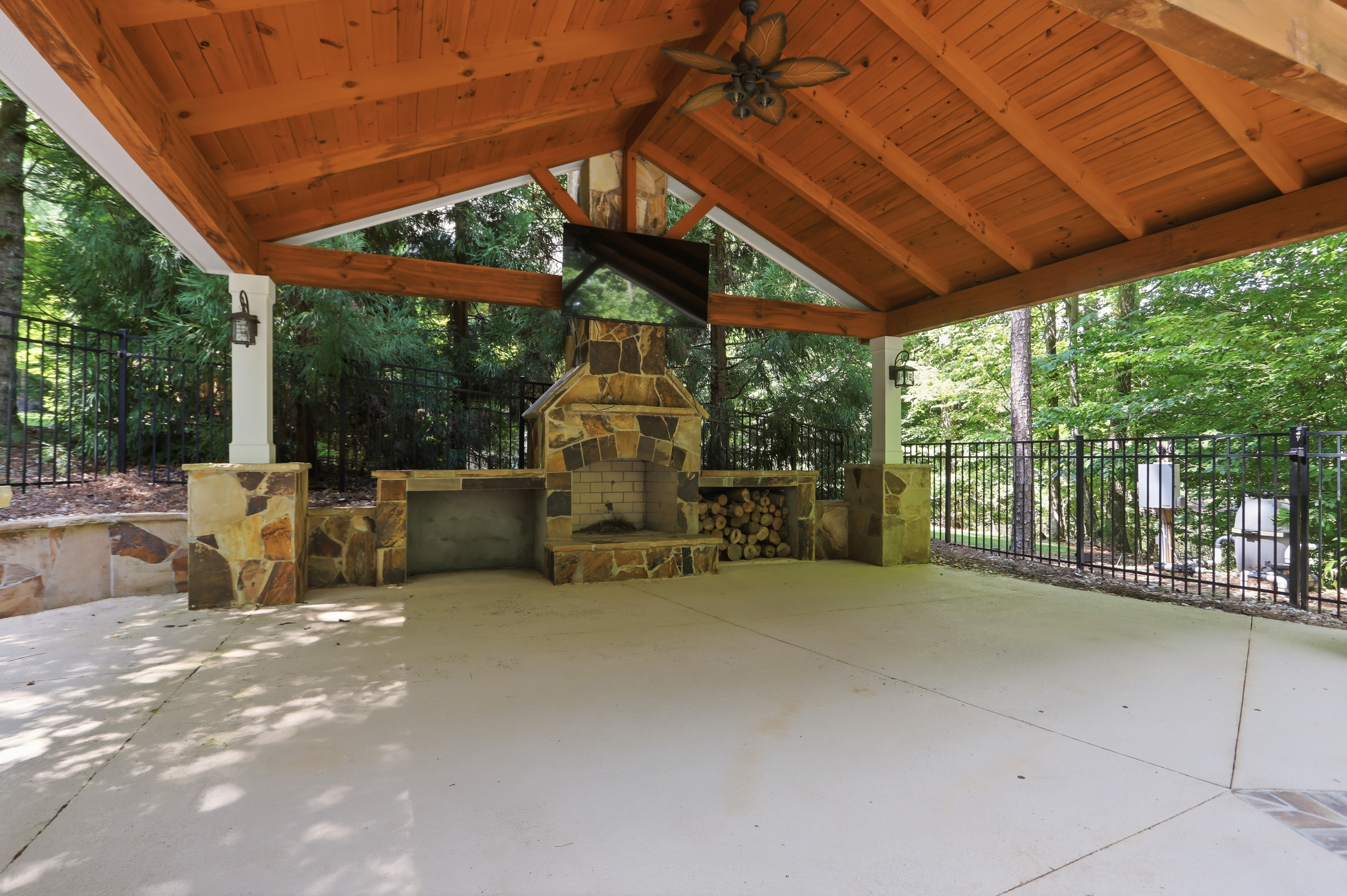 Photo 103 of 126 of 108 Waters Edge Dr, Woodstock, GA