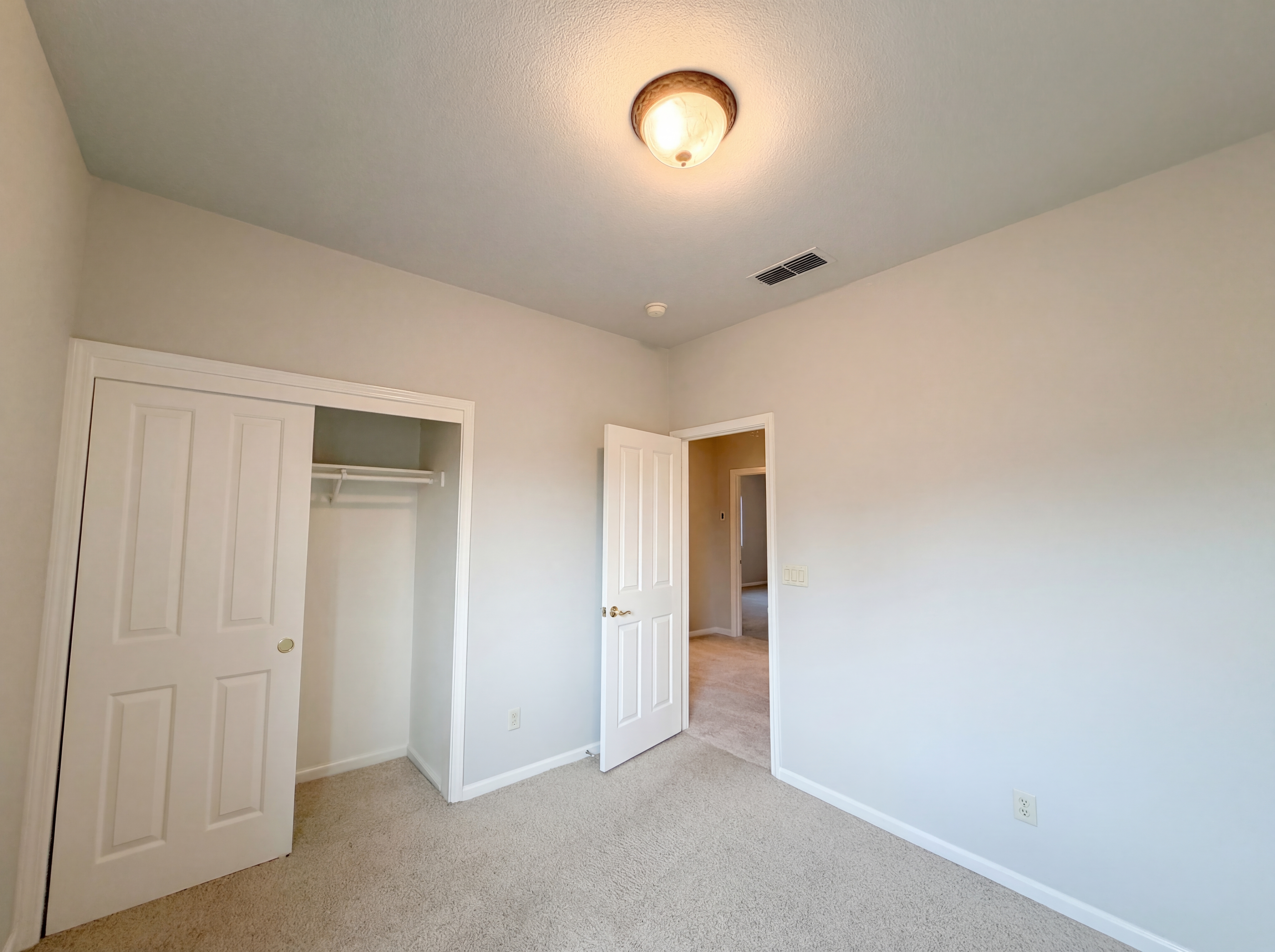 Photo 7 of 39 of 224 Pinecrest Ct, Roseville, CA