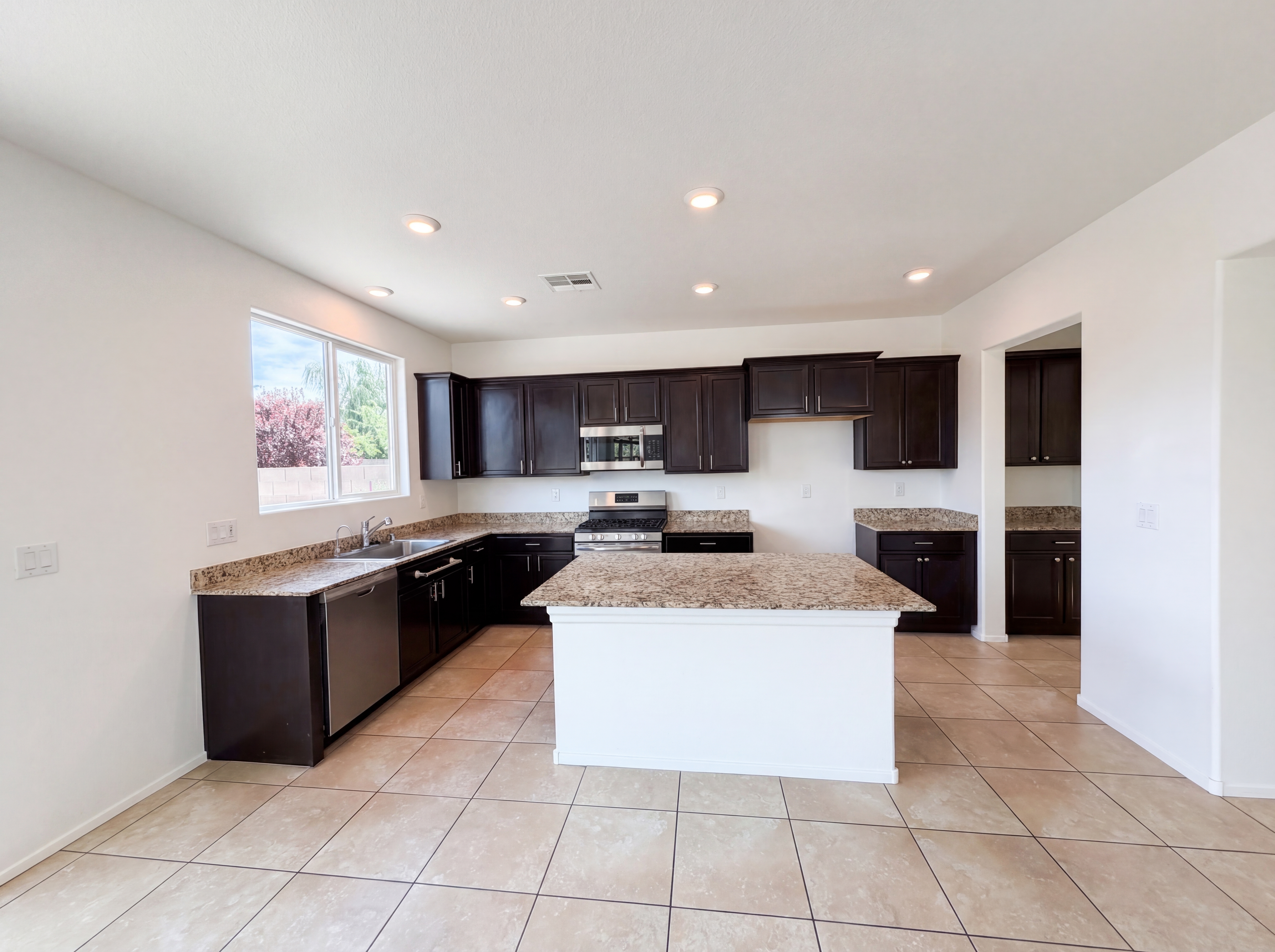 Photo 12 of 52 of 4036 White Opal St, Las Vegas, NV