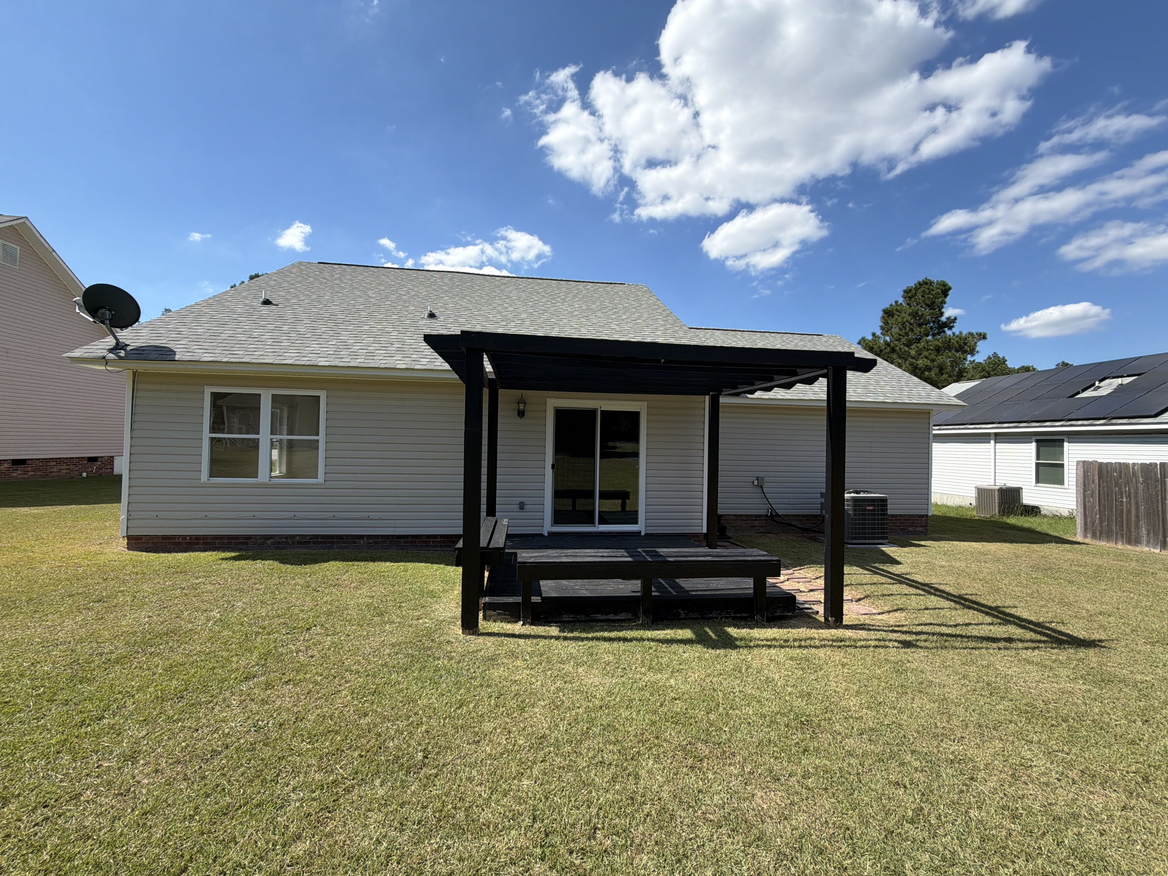 Photo 5 of 17 of 3200 Trotter Rd, Hopkins, SC