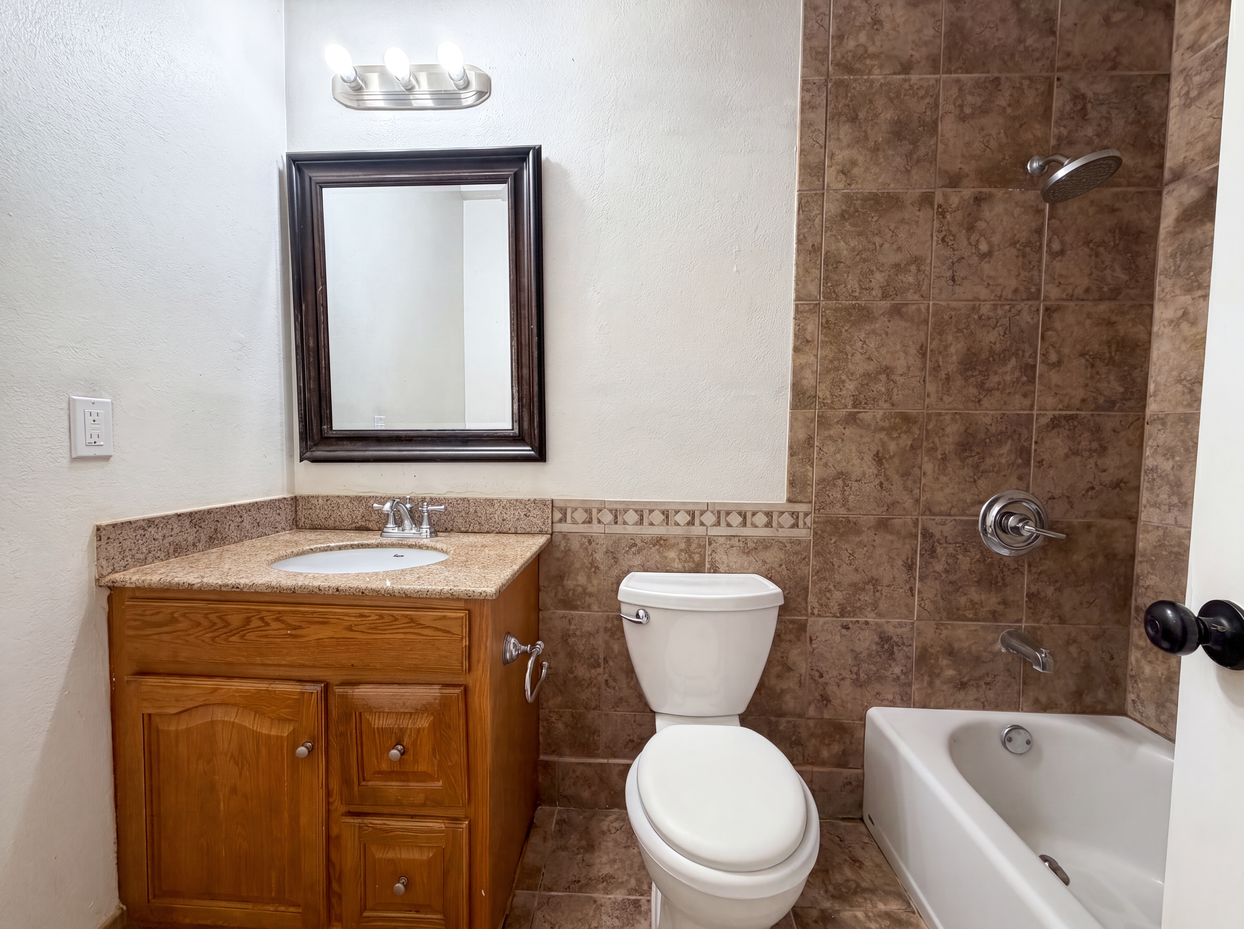 Photo 18 of 24 of 7842 Rondeau Dr E, Jacksonville, FL