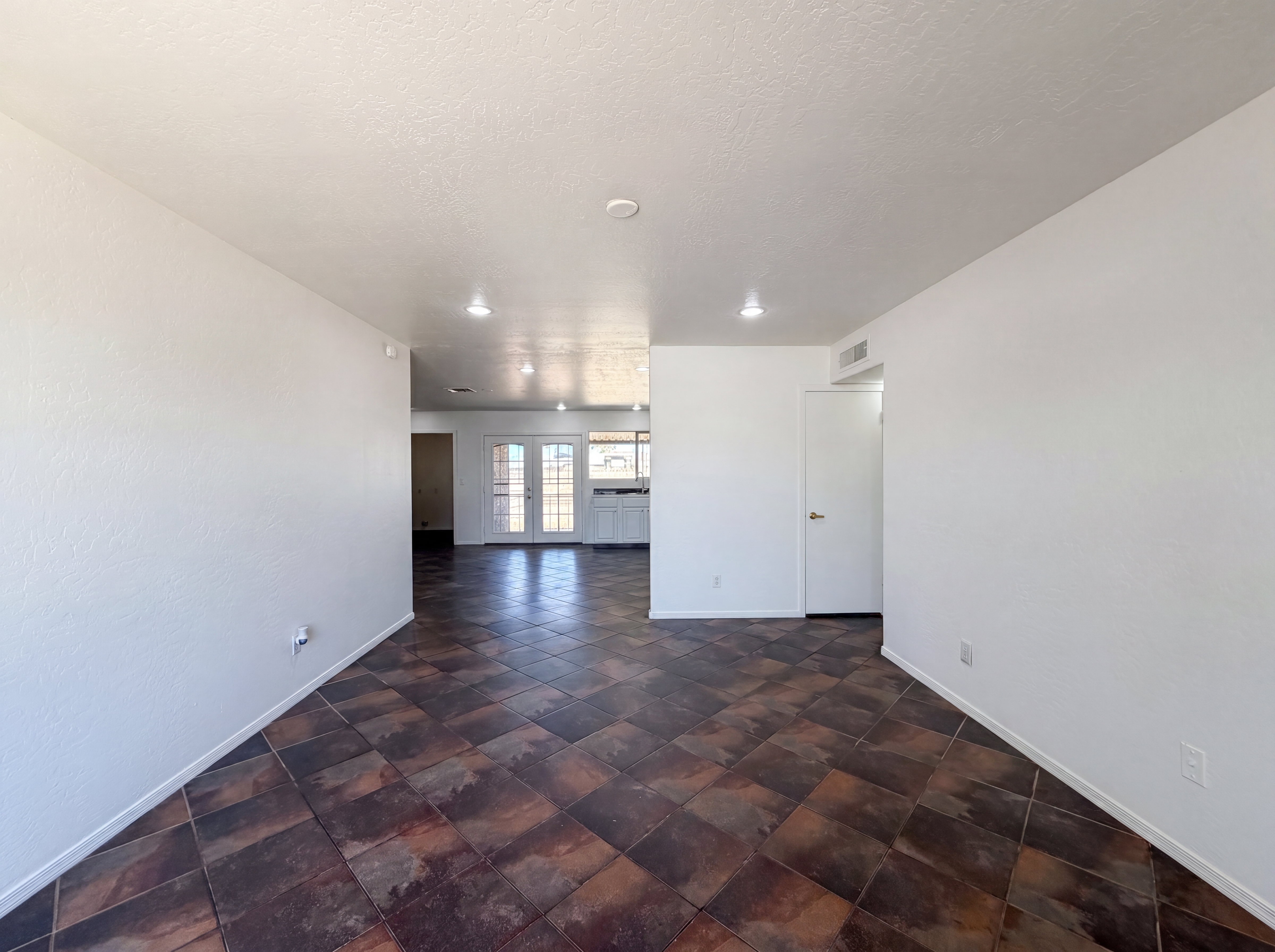 Photo 9 of 20 of 2702 W Carter Dr, Tempe, AZ