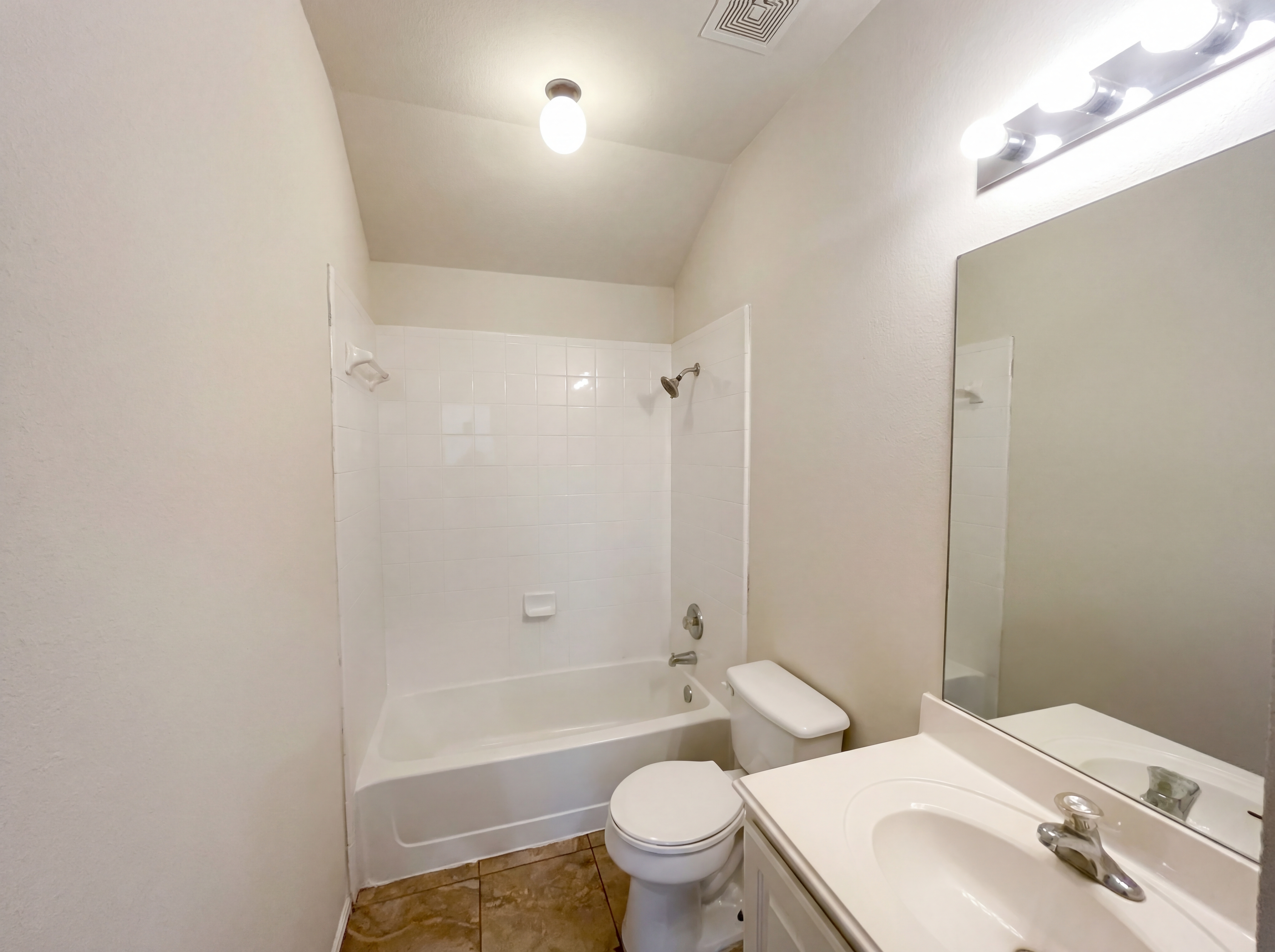 Photo 21 of 26 of 128 Inman Dr, Hutto, TX