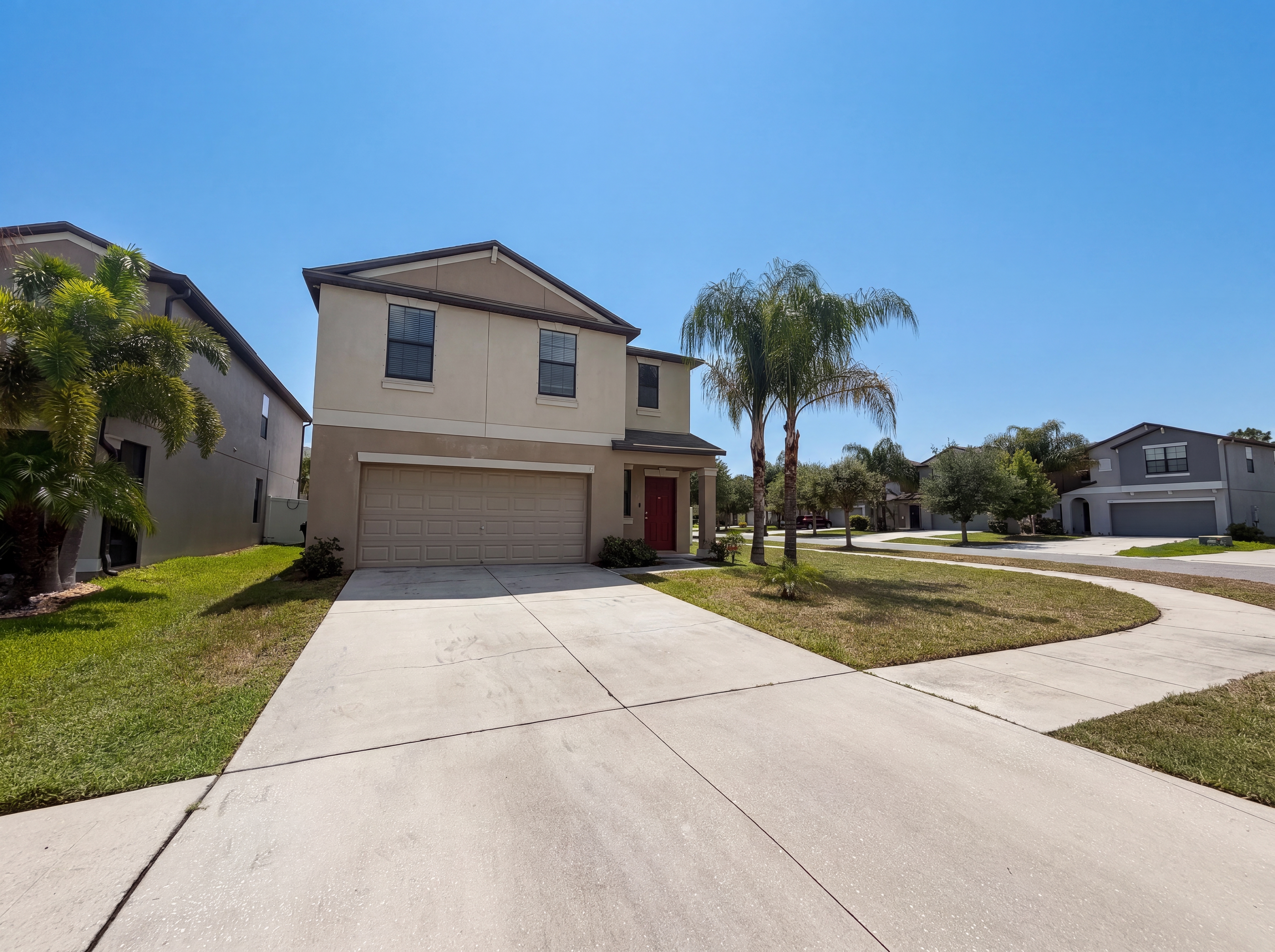 Photo 13 of 16 of 11126 Hudson Hills Ln, Riverview, FL