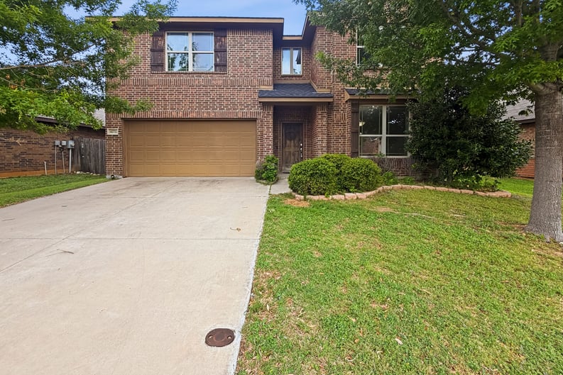 Property photo 1 of 4272 Summersweet Ln