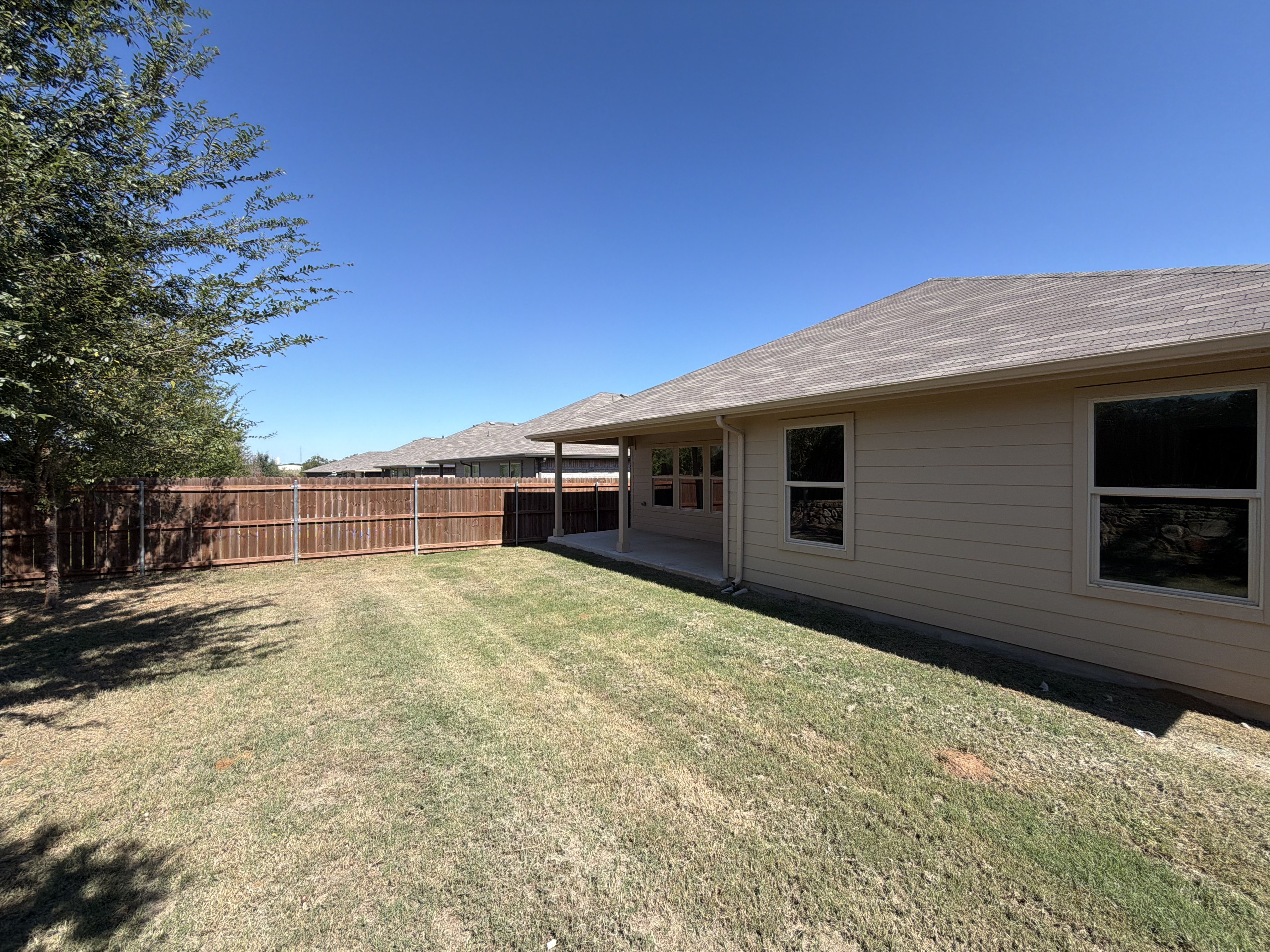 Photo 26 of 27 of 517 Bronze Cir W, Springtown, TX