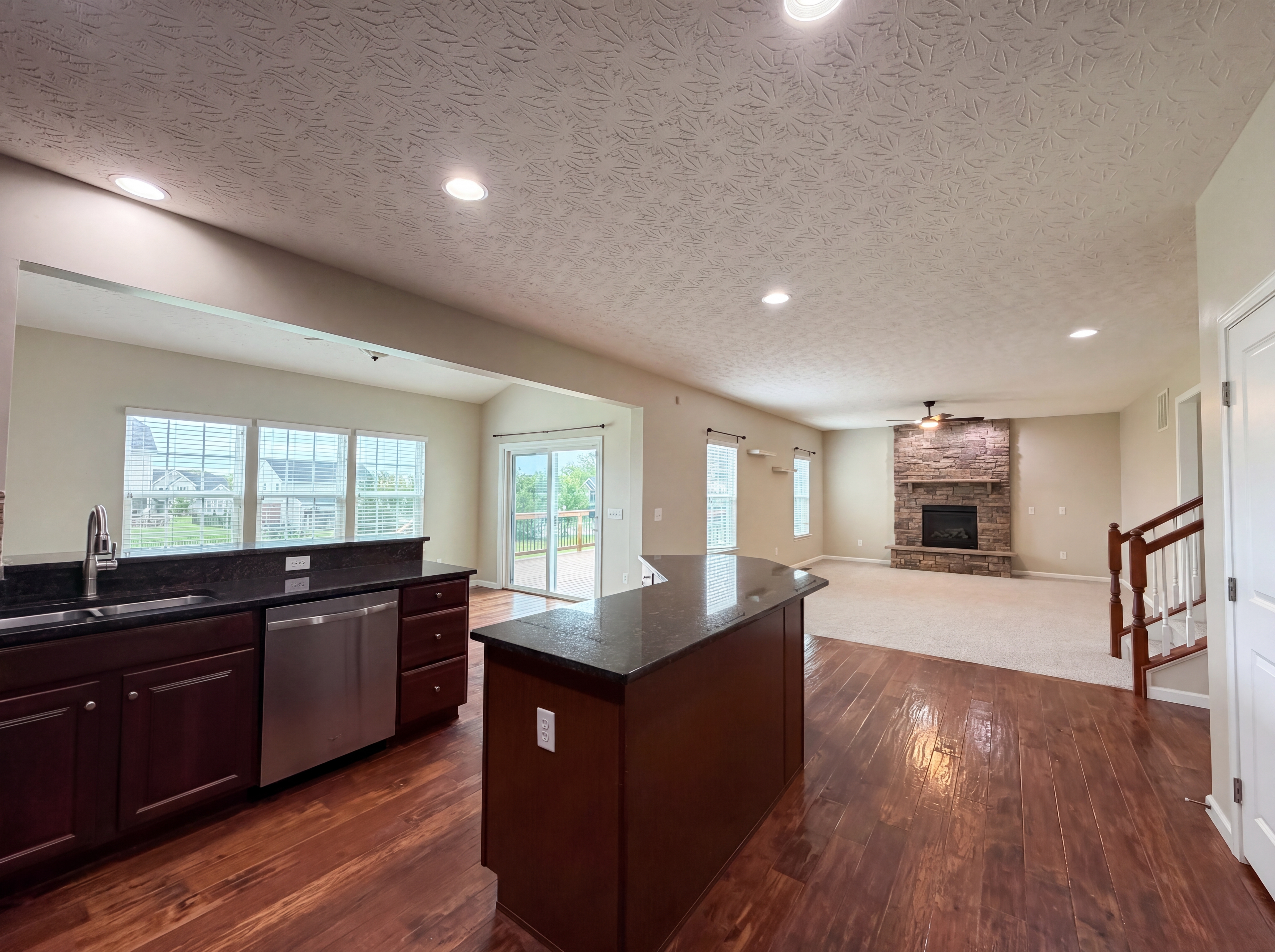 Photo 10 of 37 of 7533 Cherokee Ln, Liberty Township, OH