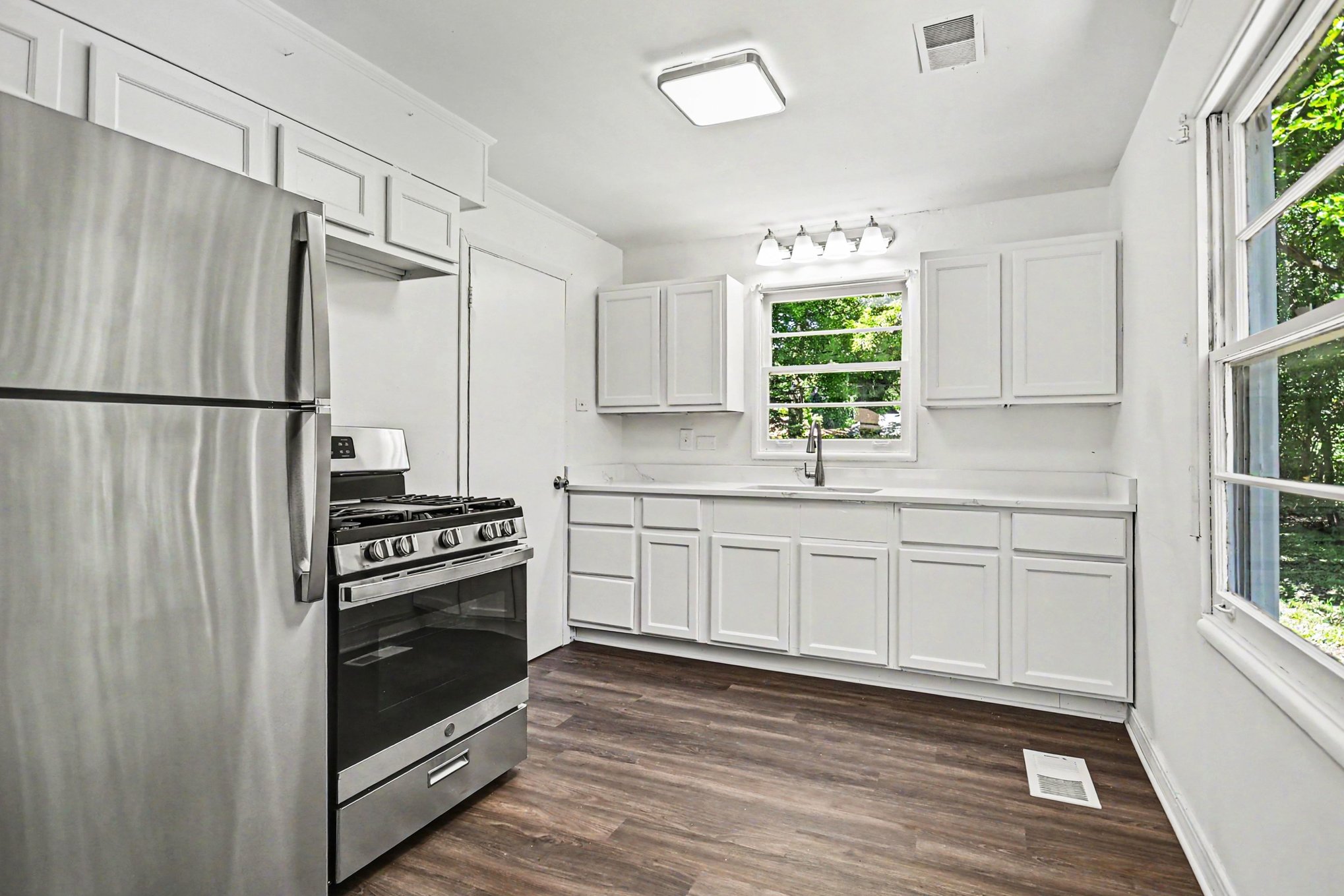 Photo 2 of 15 of 322 Indianwood Blvd, Park Forest, IL