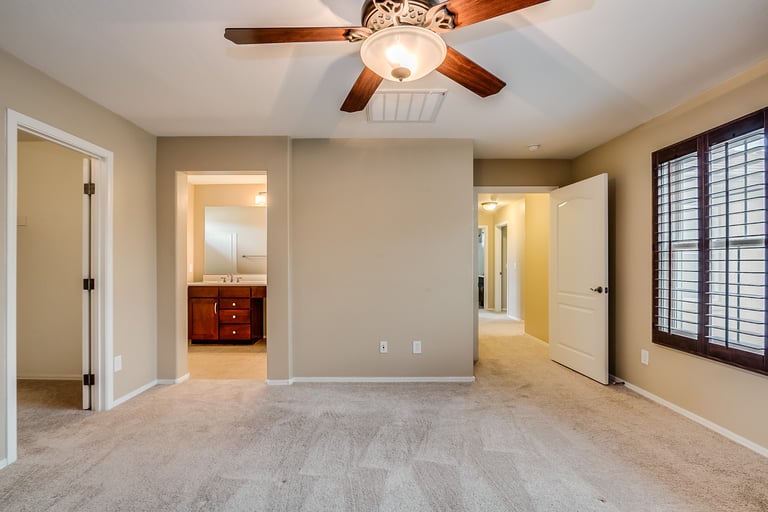Photo 4 of 34 - 2230 E Wayland Dr, Phoenix, AZ 85040
