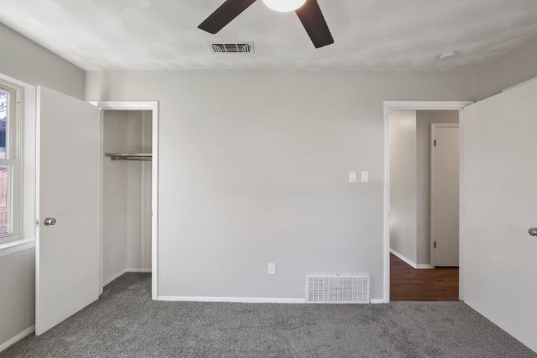 Photo 18 of 26 - 1707 Chip N Dale Dr, Arlington, TX 76012