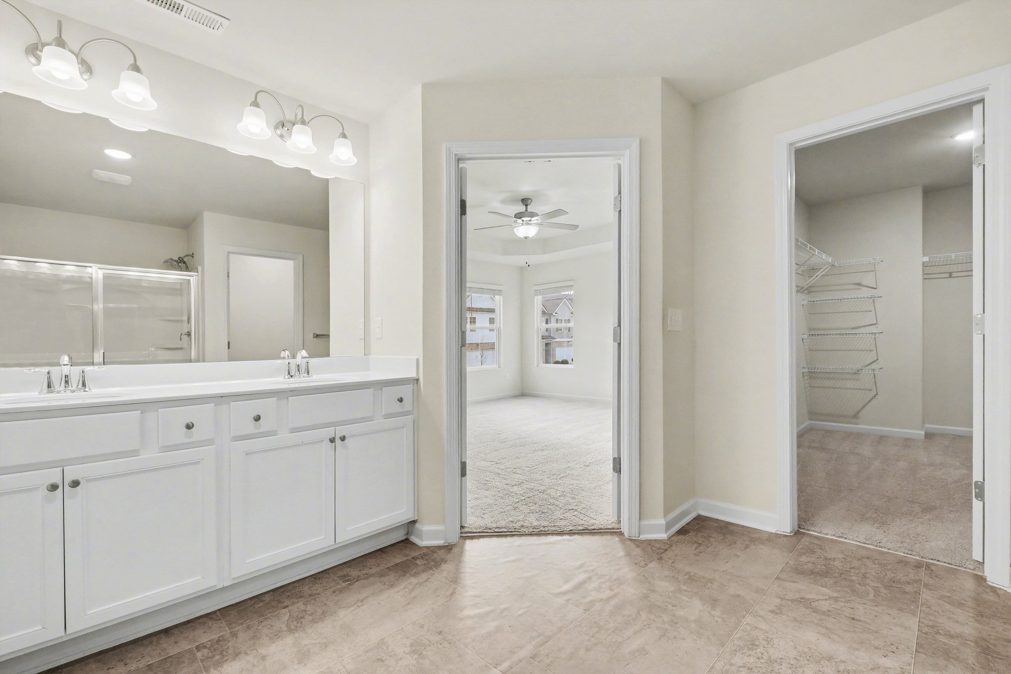 Photo 11 of 17 of 4574 Bishops Ln, Oakwood, GA