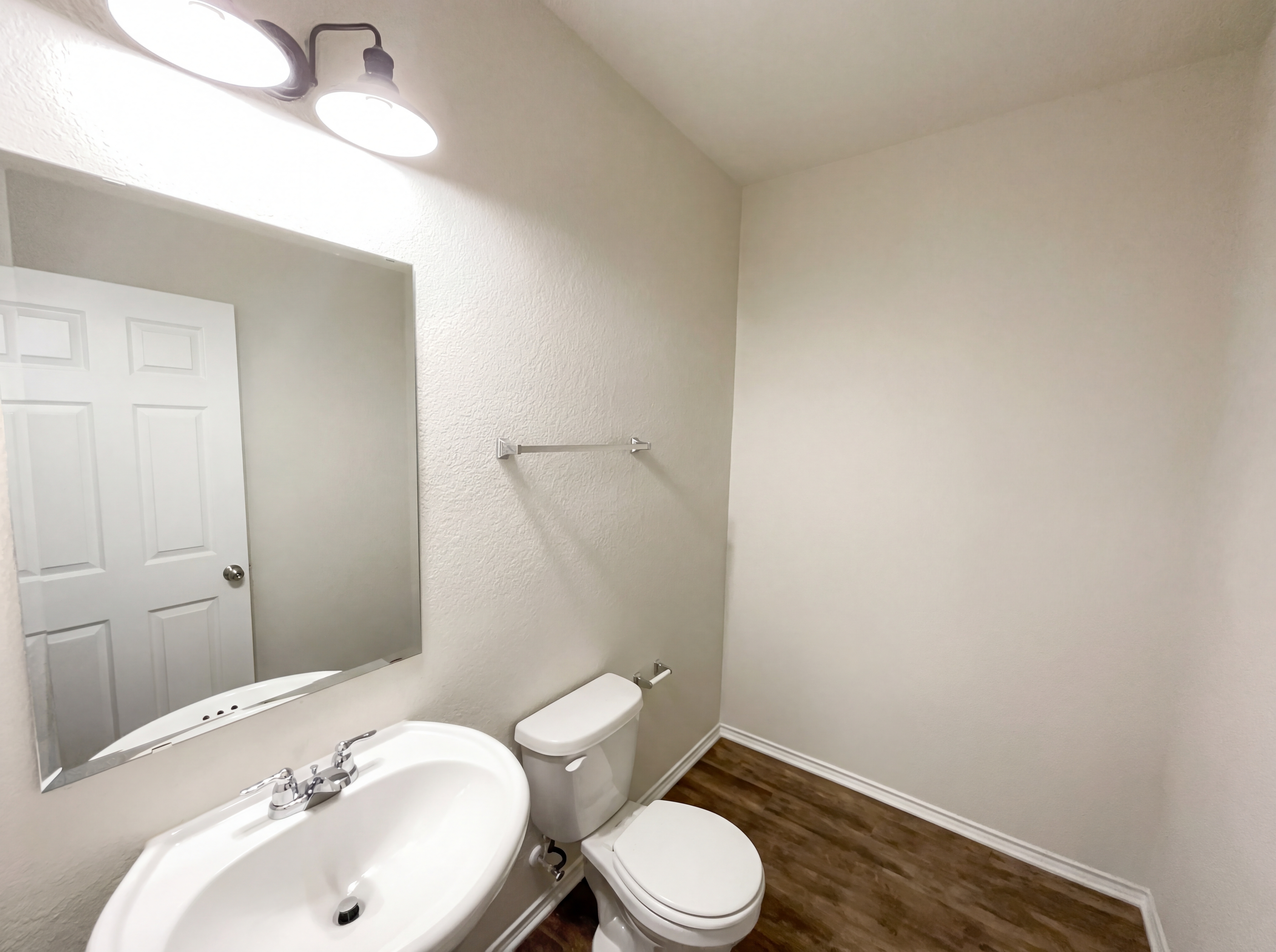 Photo 13 of 22 of 709 Hummingbird Ln, Leander, TX