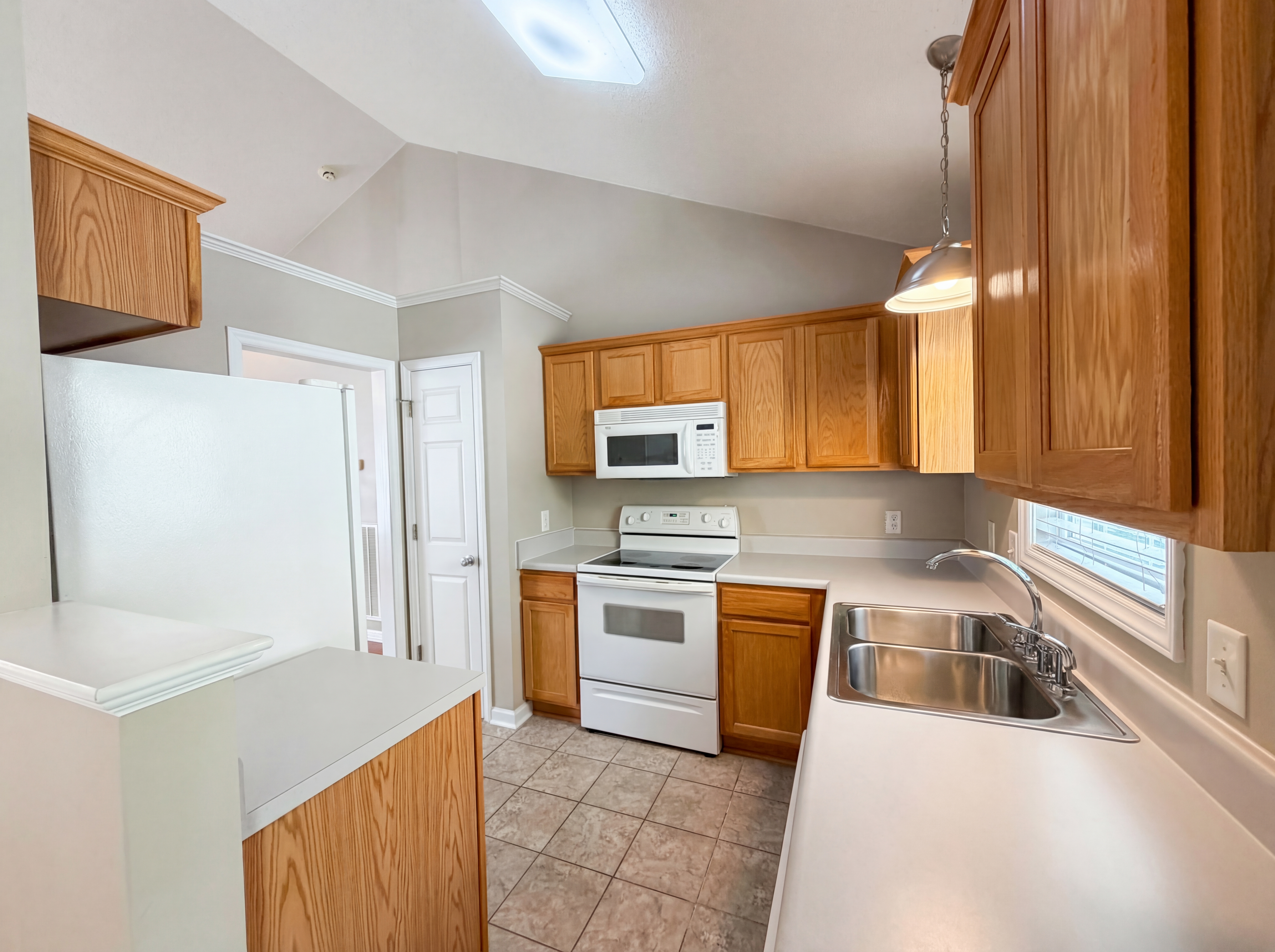 Photo 2 of 16 of 2037 Fairview Ln, Sanford, NC