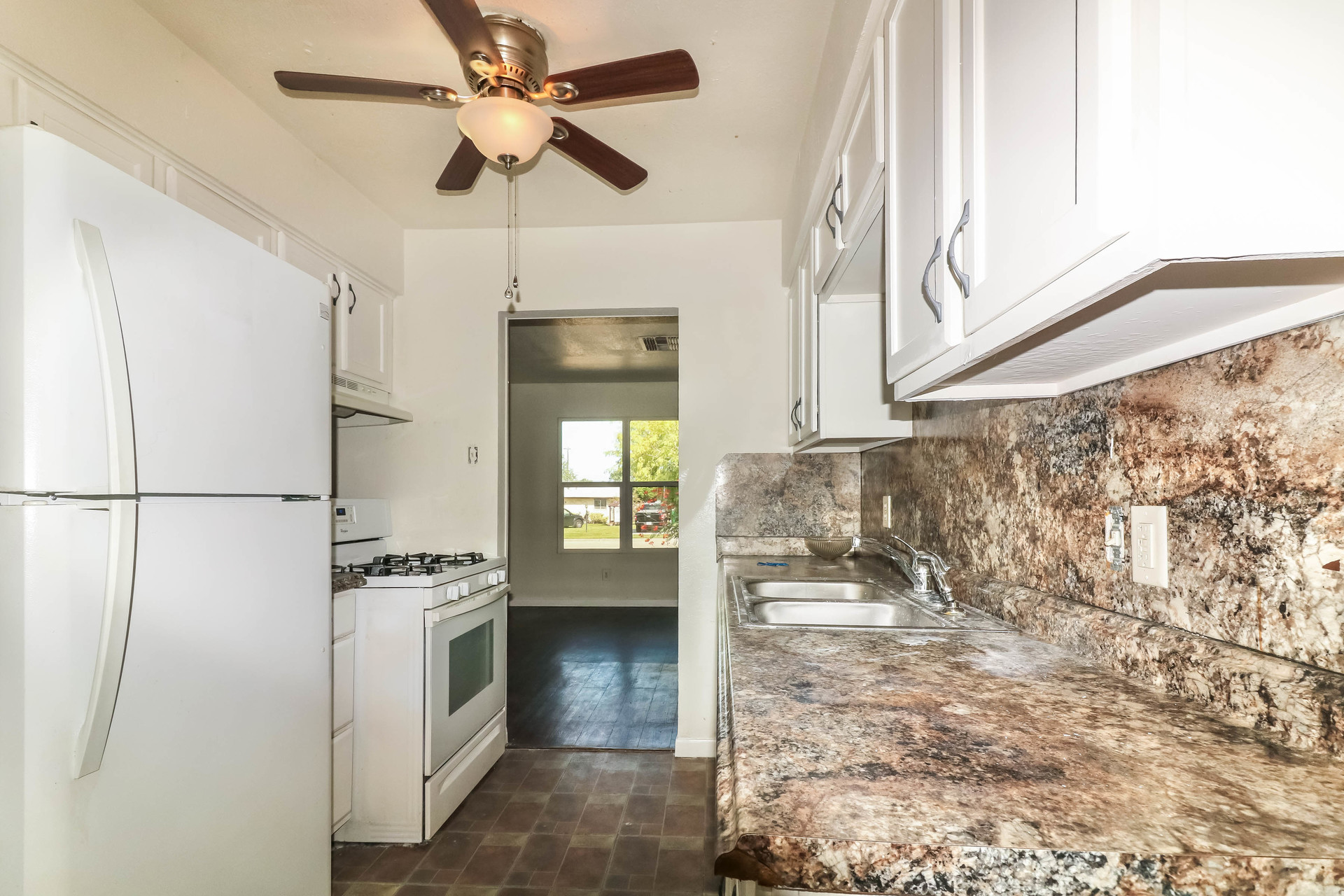 Photo 8 of 21 of 306 N Houston St, Aransas Pass, TX