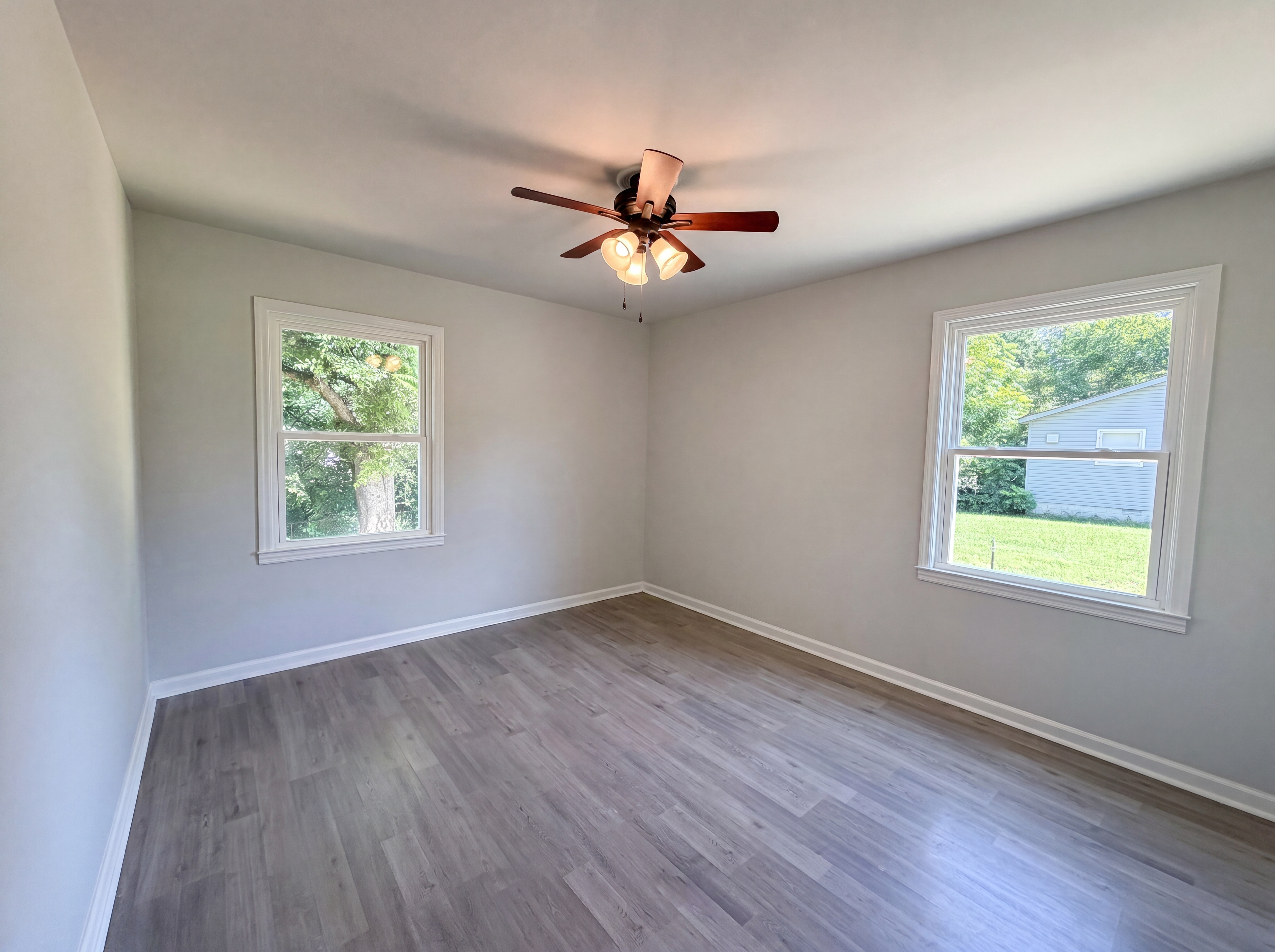 Photo 10 of 19 of 1036 E Commerce St, Lewisburg, TN