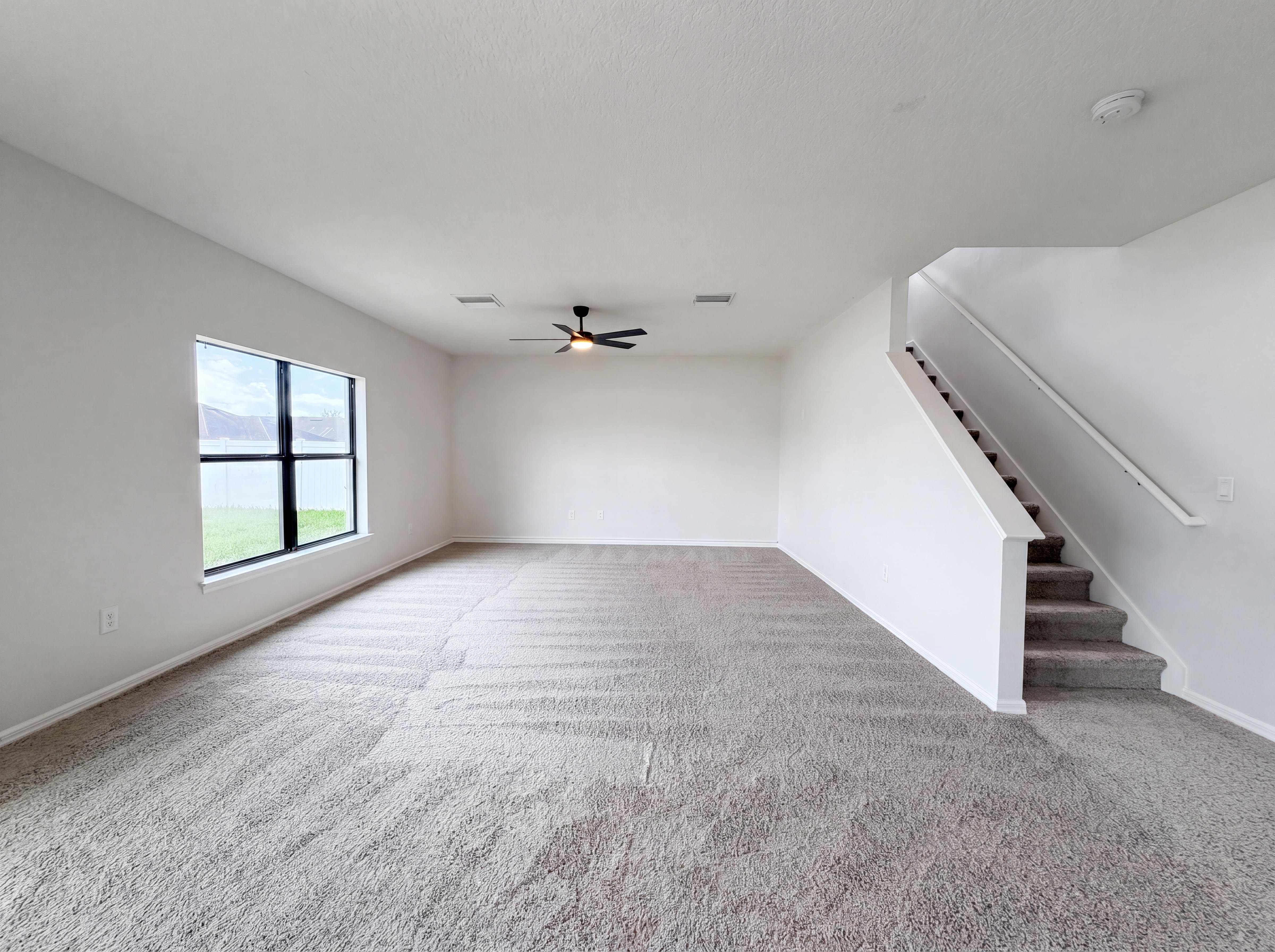 Photo 8 of 29 of 14207 Alistar Manor Dr, Wimauma, FL
